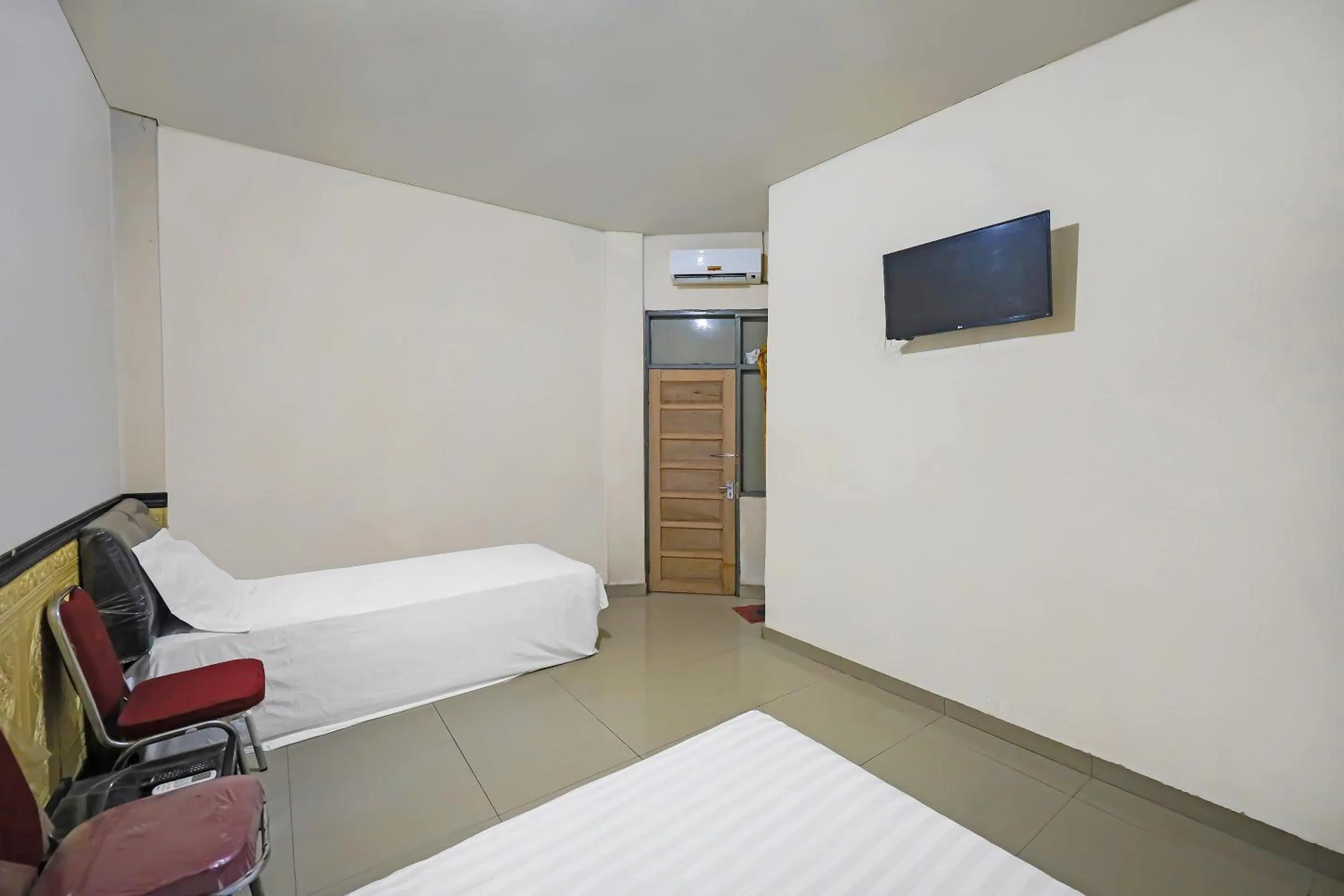 Bedroom, Bed in Hotel O Penginapan Metro Parepare