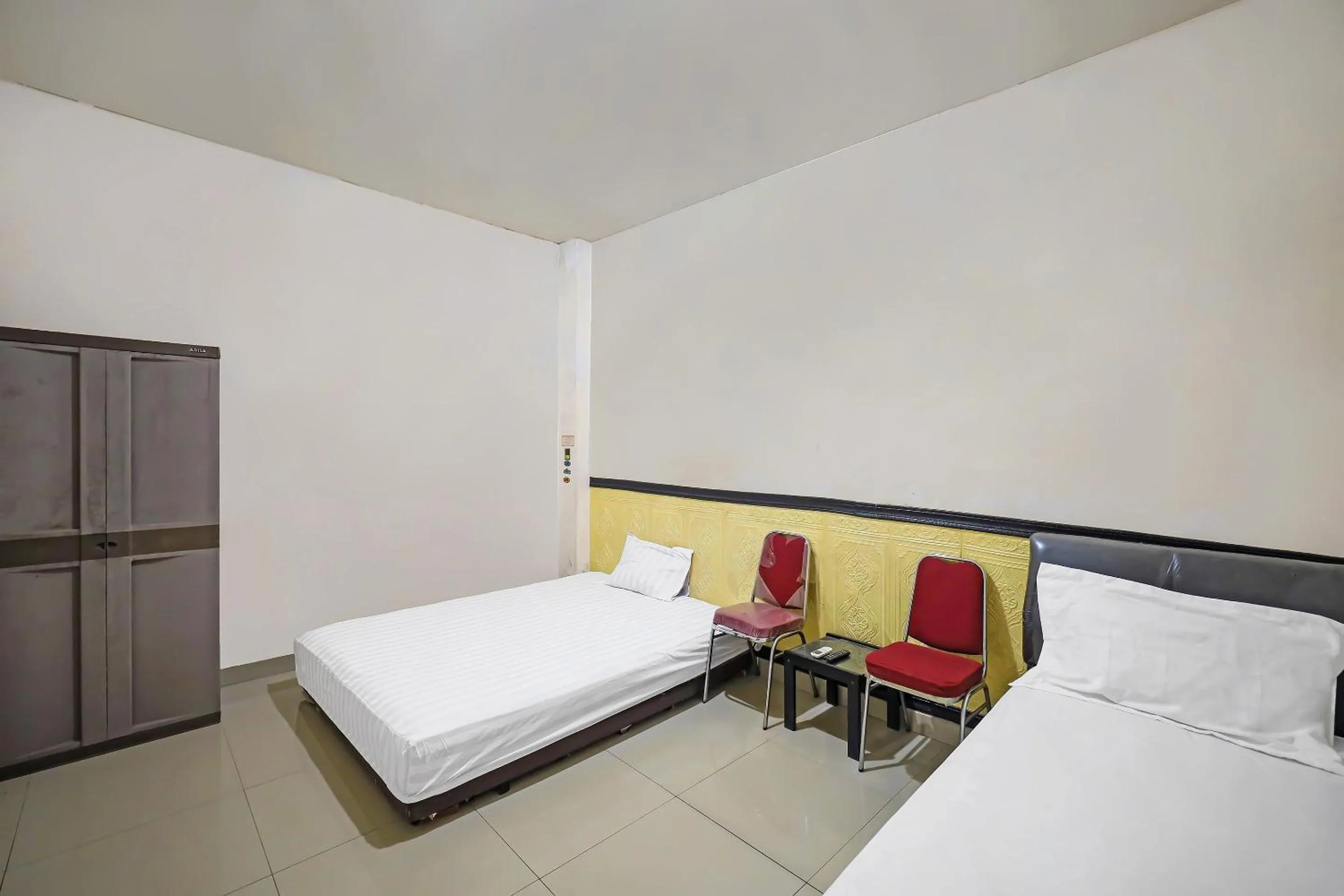 Bedroom, Bed in Hotel O Penginapan Metro Parepare