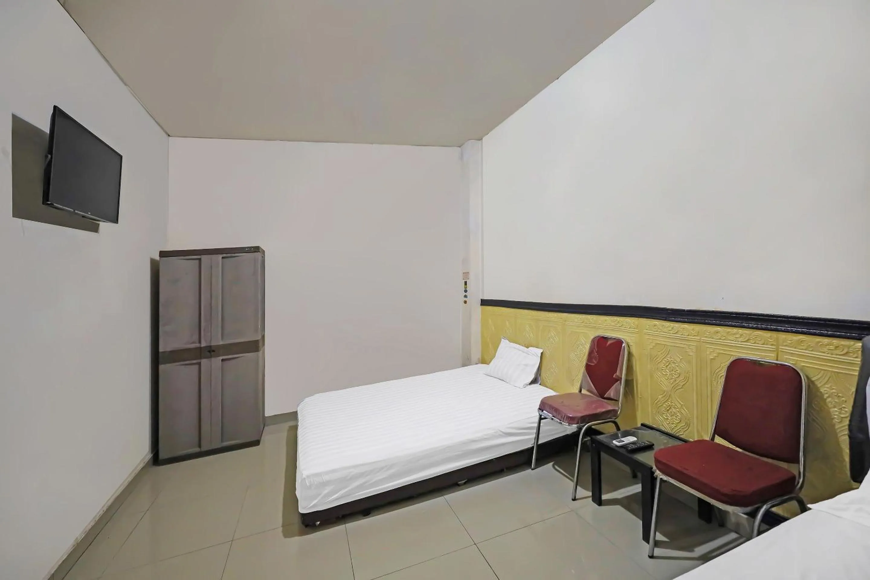 Bedroom, Bed in Hotel O Penginapan Metro Parepare