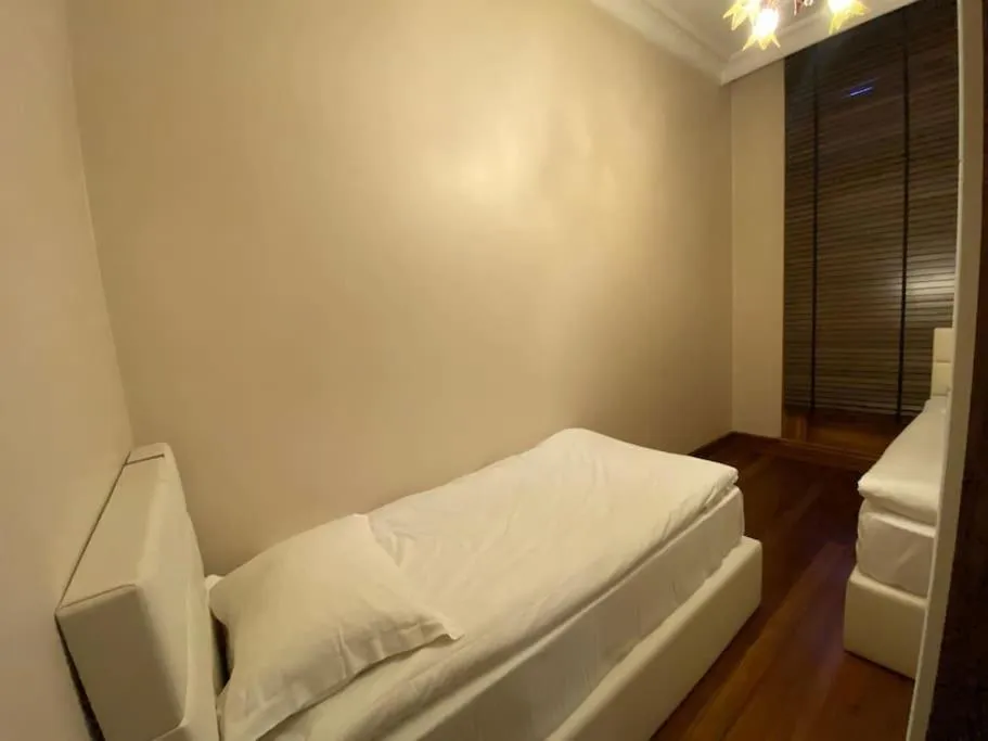 Bed in Aslan Residence