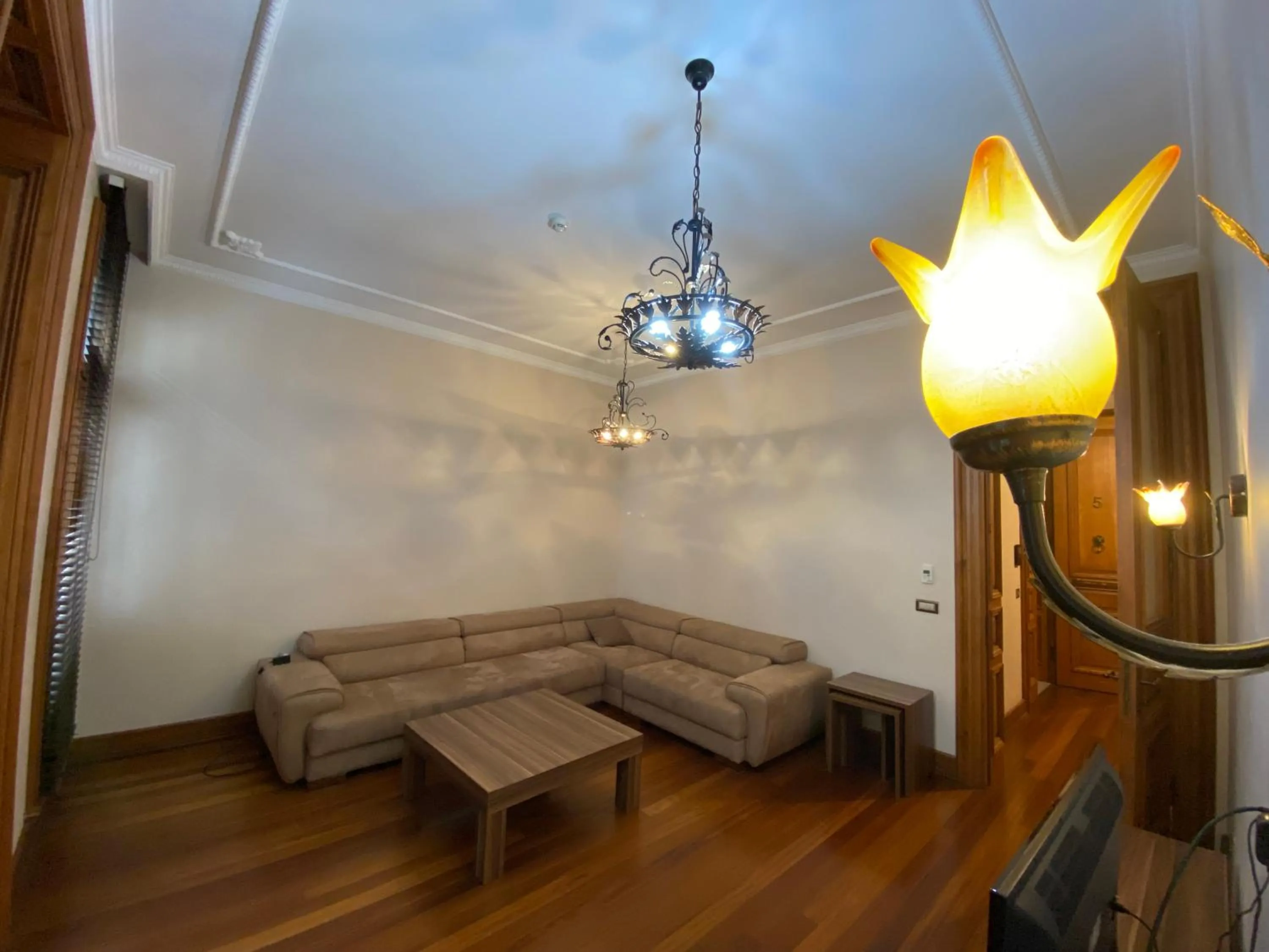 Living room in Aslan Residence