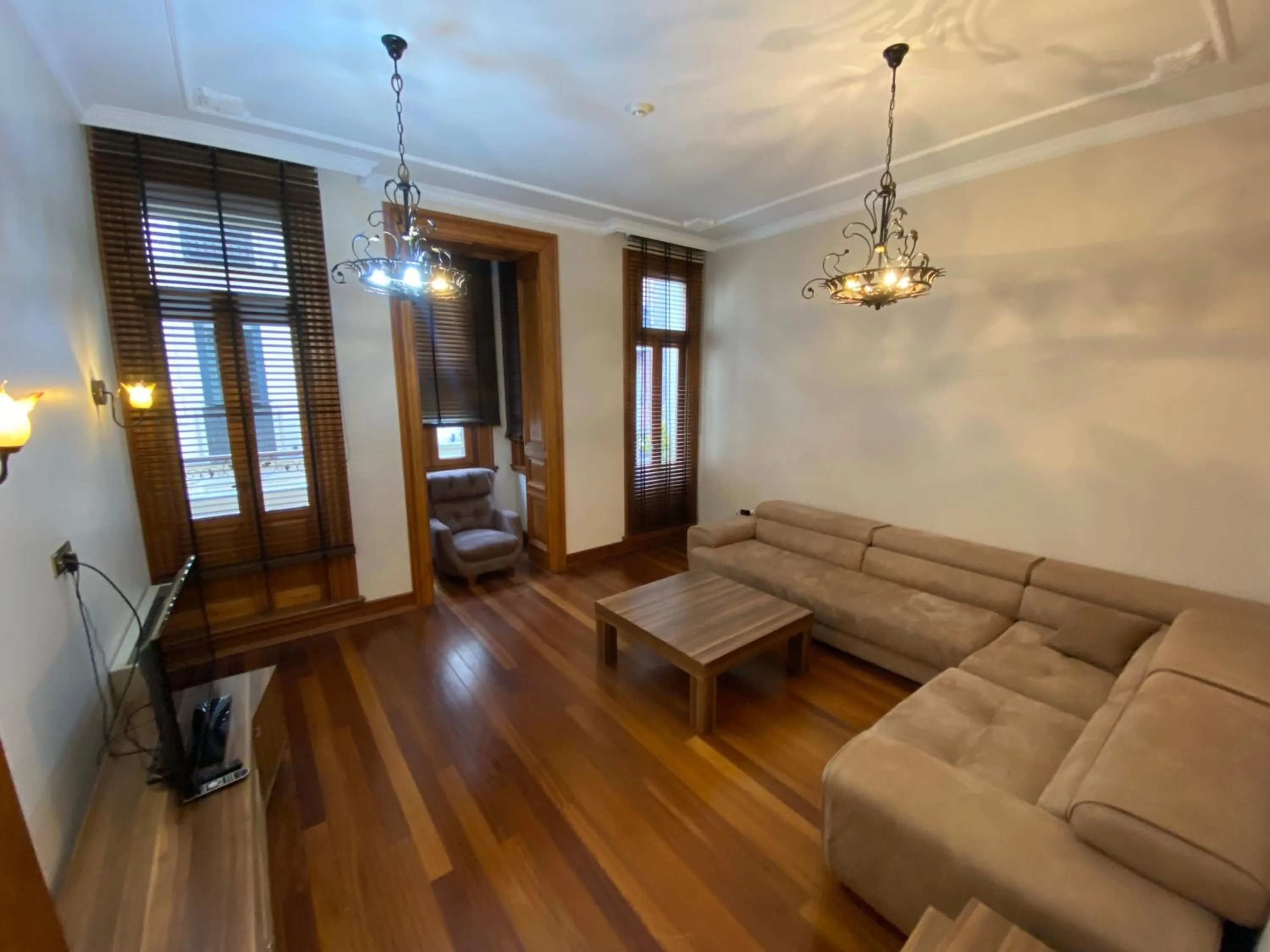 Living room in Aslan Residence