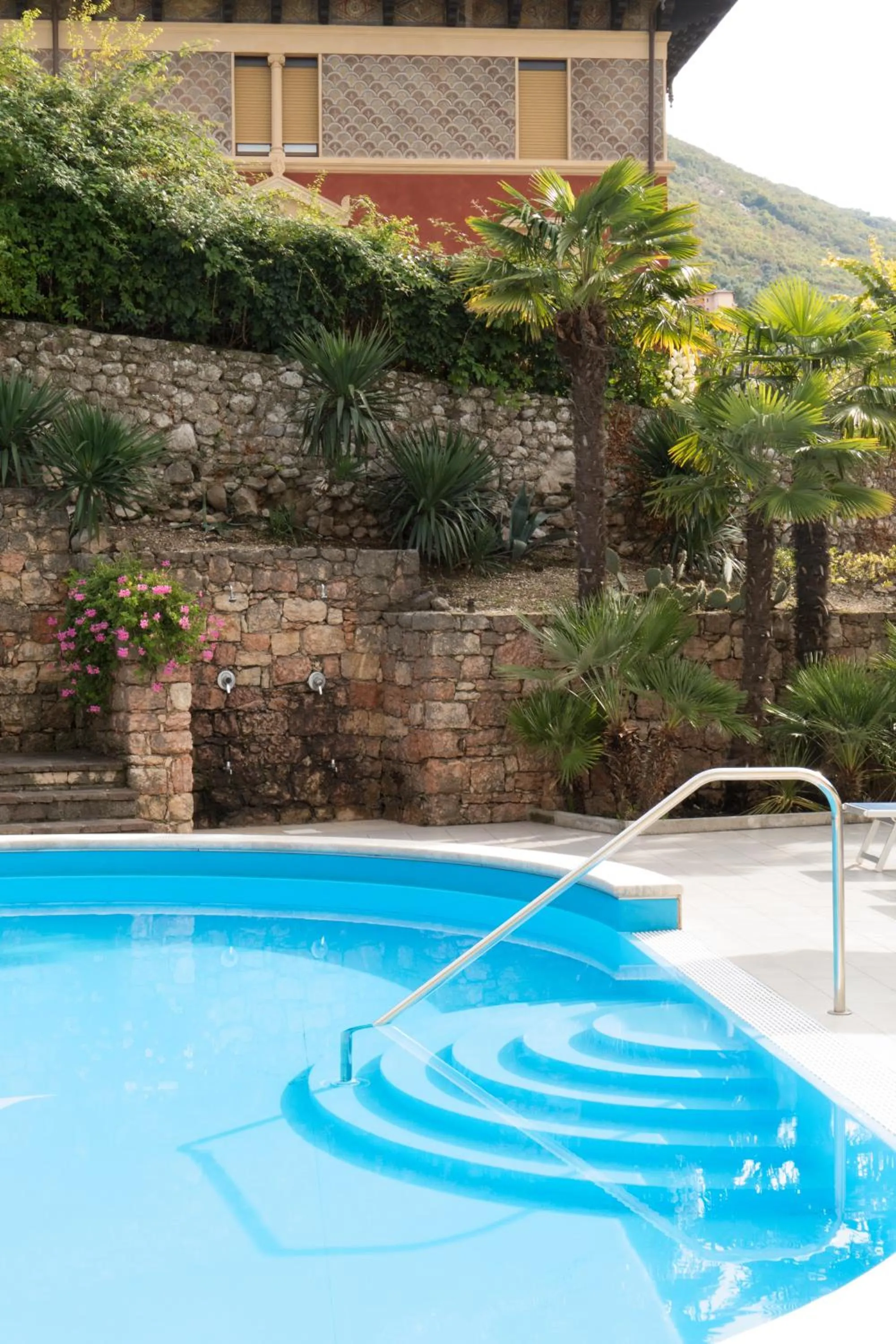 Swimming pool in Hotel Drago - Garda Lake Collection
