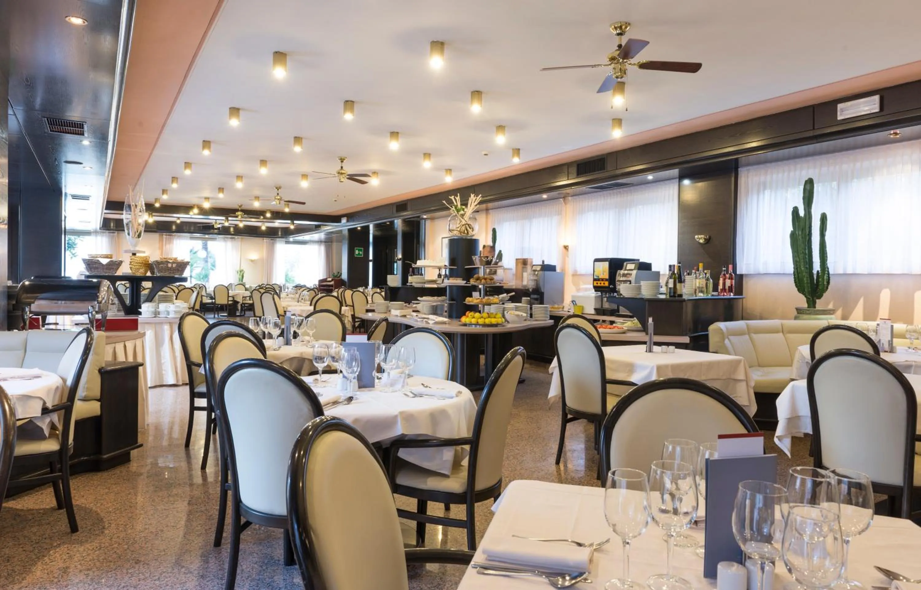 Restaurant/places to eat in Hotel Drago - Garda Lake Collection