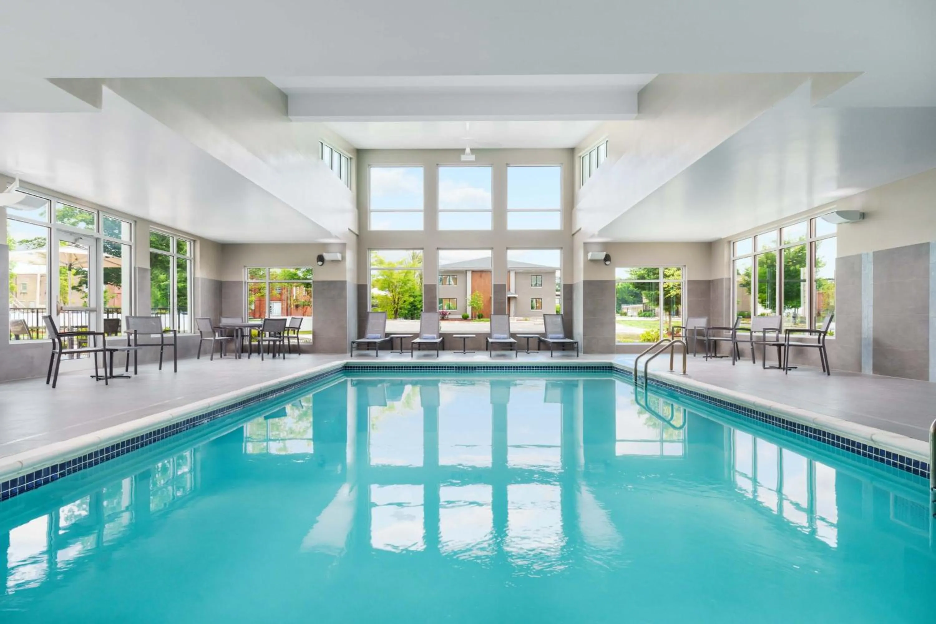 Swimming pool in Residence Inn by Marriott New Haven Hamden