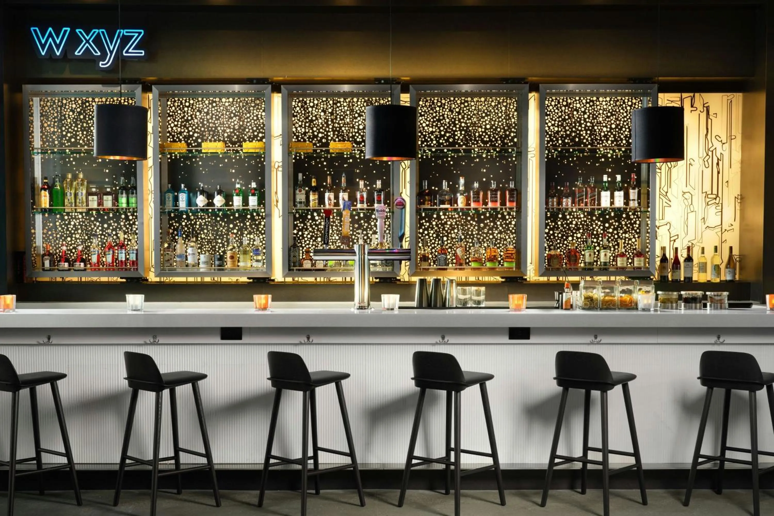 Lounge or bar in Aloft Henderson