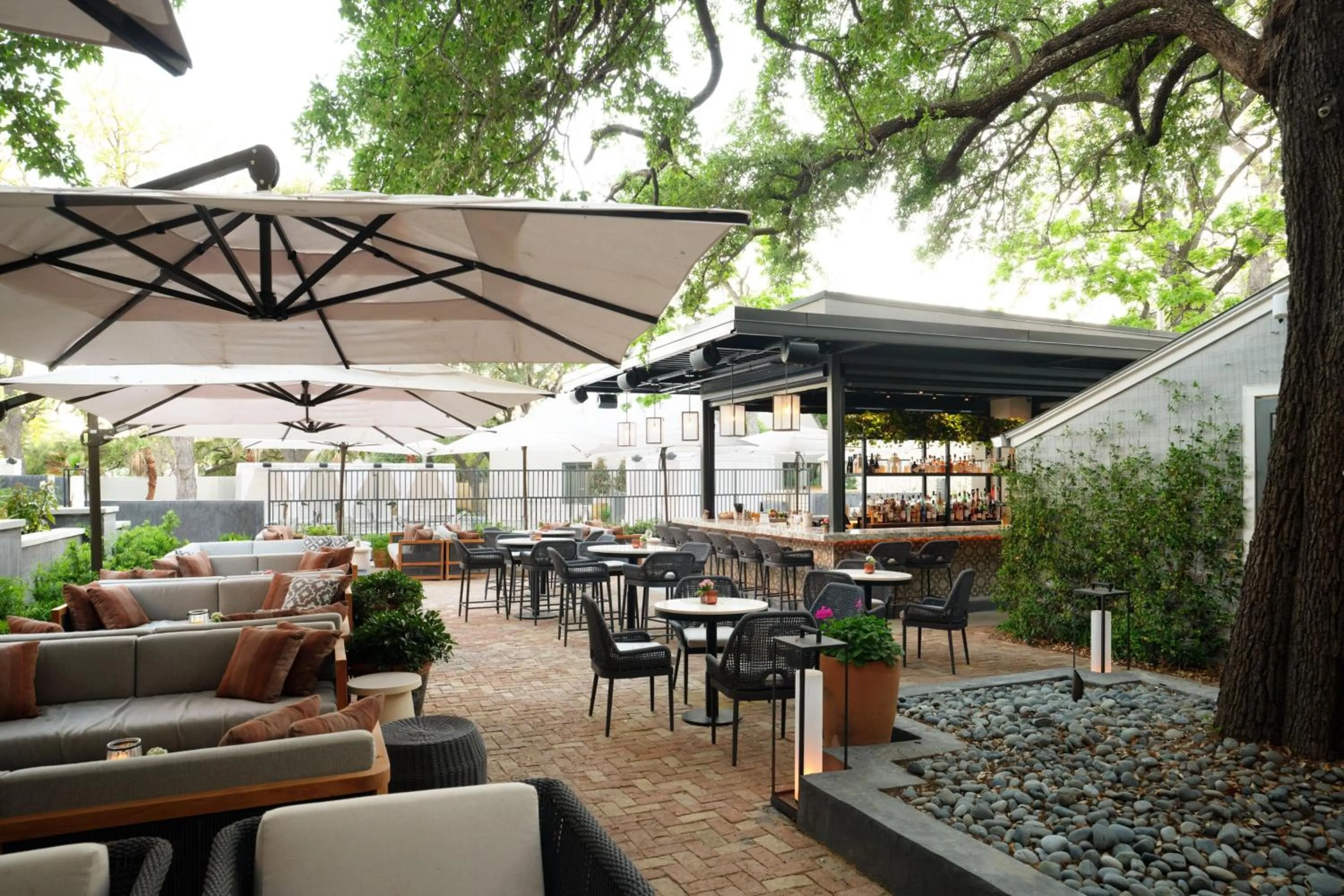 Lounge or bar in Plaza San Antonio Hotel & Spa, Autograph Collection