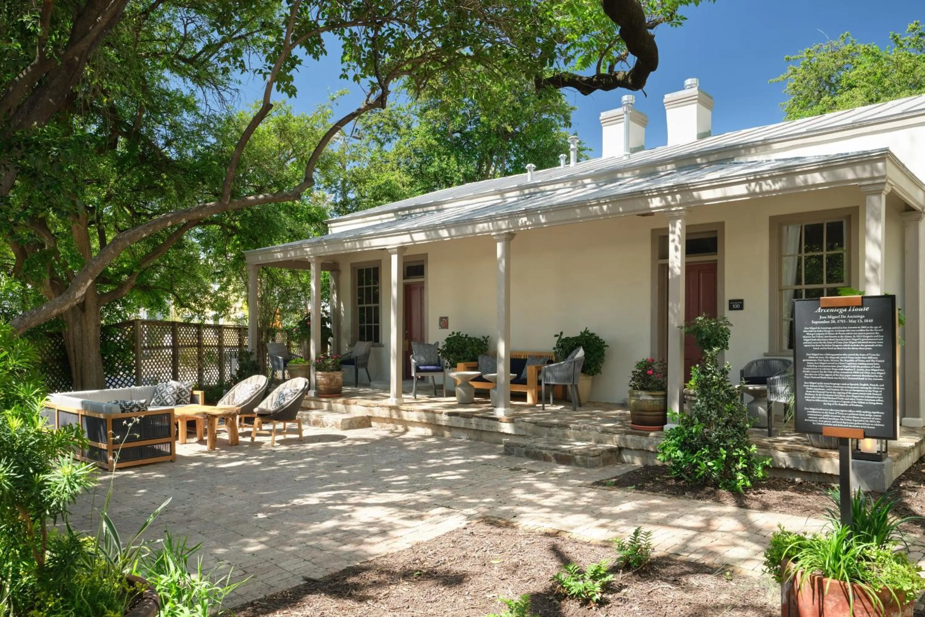 Property building in Plaza San Antonio Hotel & Spa, Autograph Collection