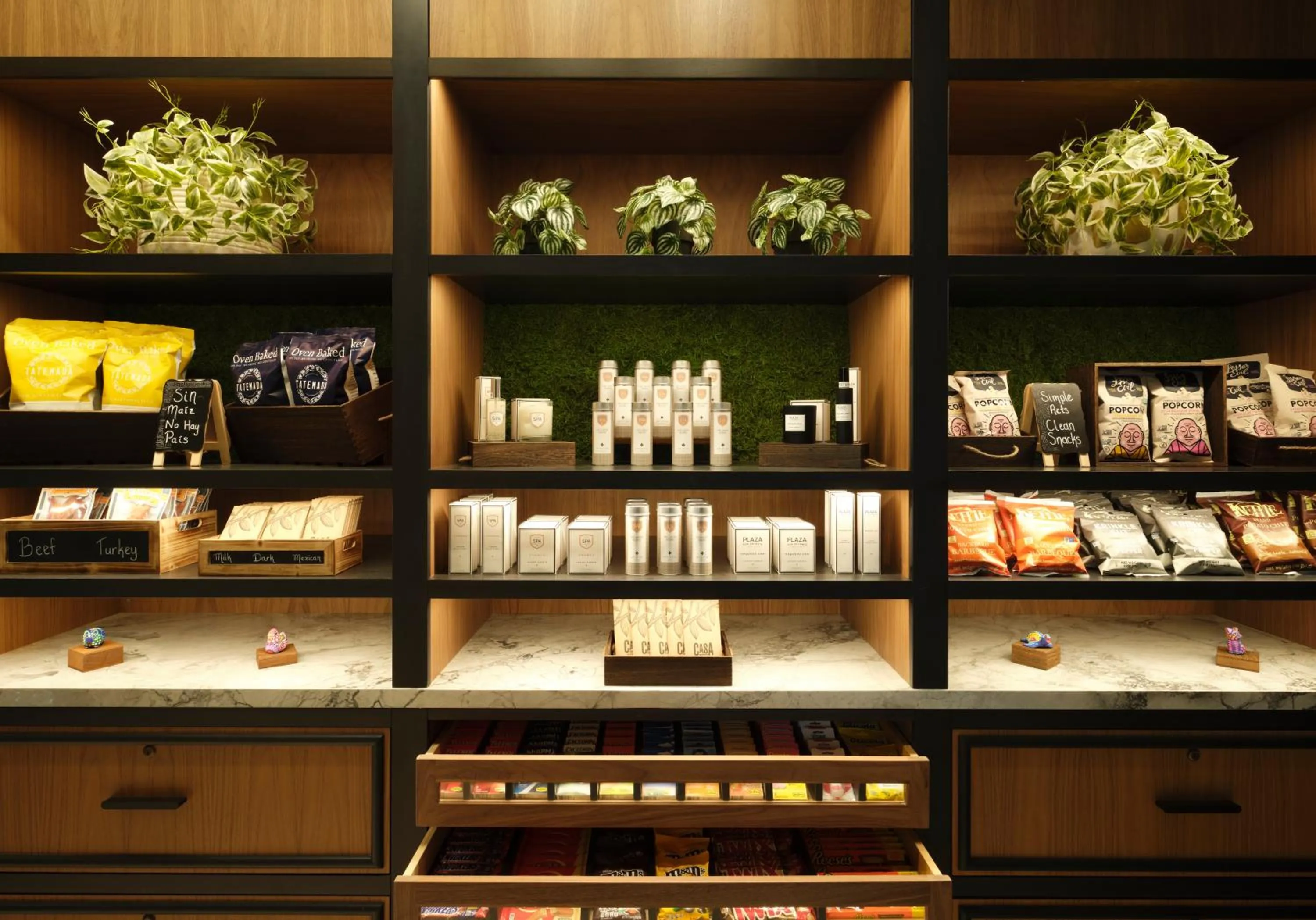 Shopping Area in Plaza San Antonio Hotel & Spa, Autograph Collection