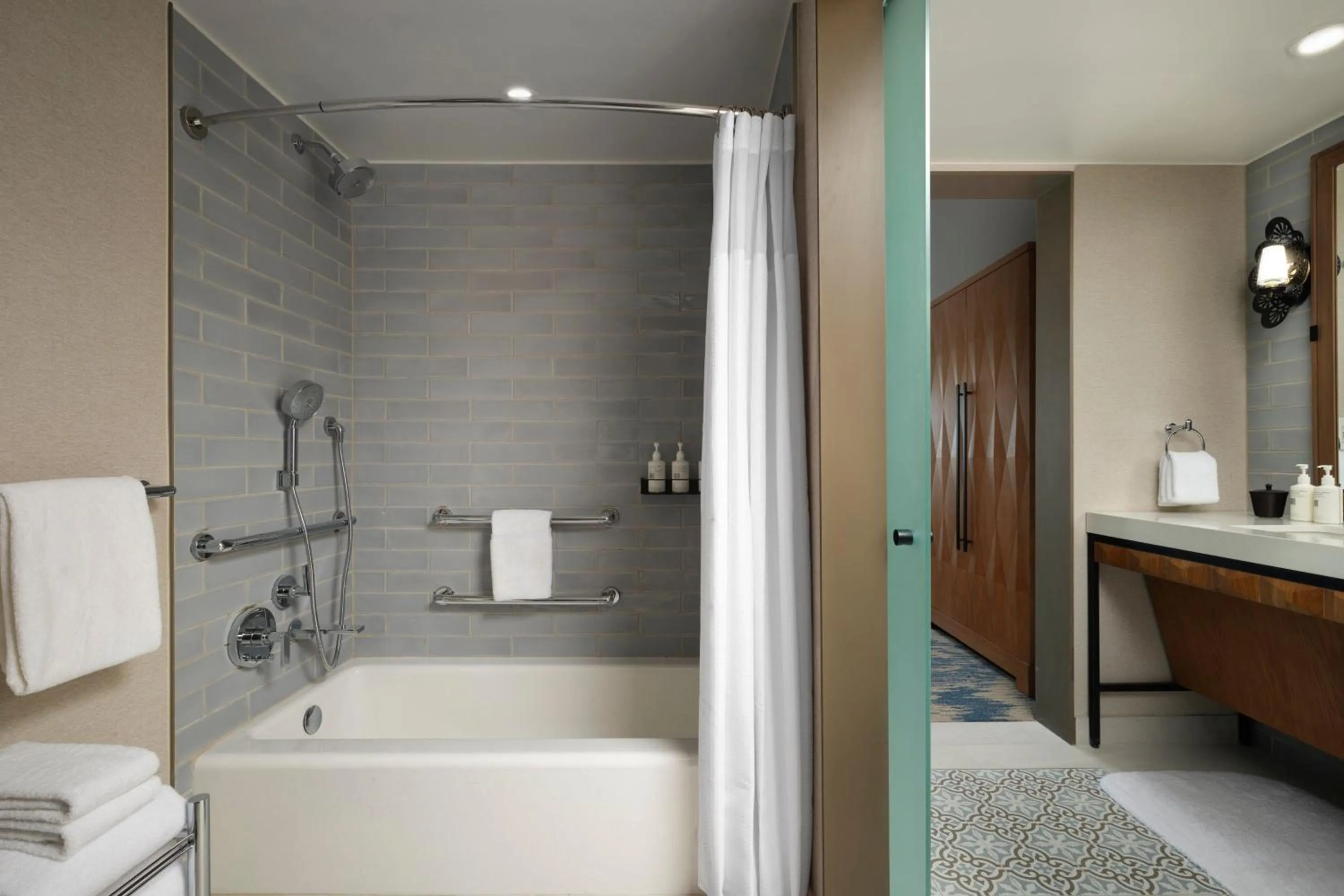 Bathroom in Plaza San Antonio Hotel & Spa, Autograph Collection