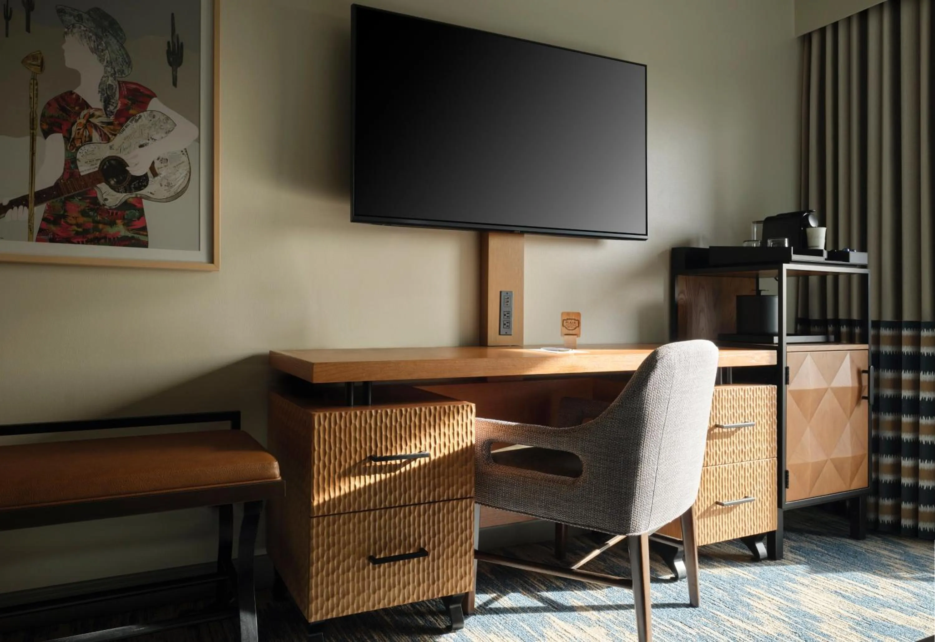 TV and multimedia in Plaza San Antonio Hotel & Spa, Autograph Collection