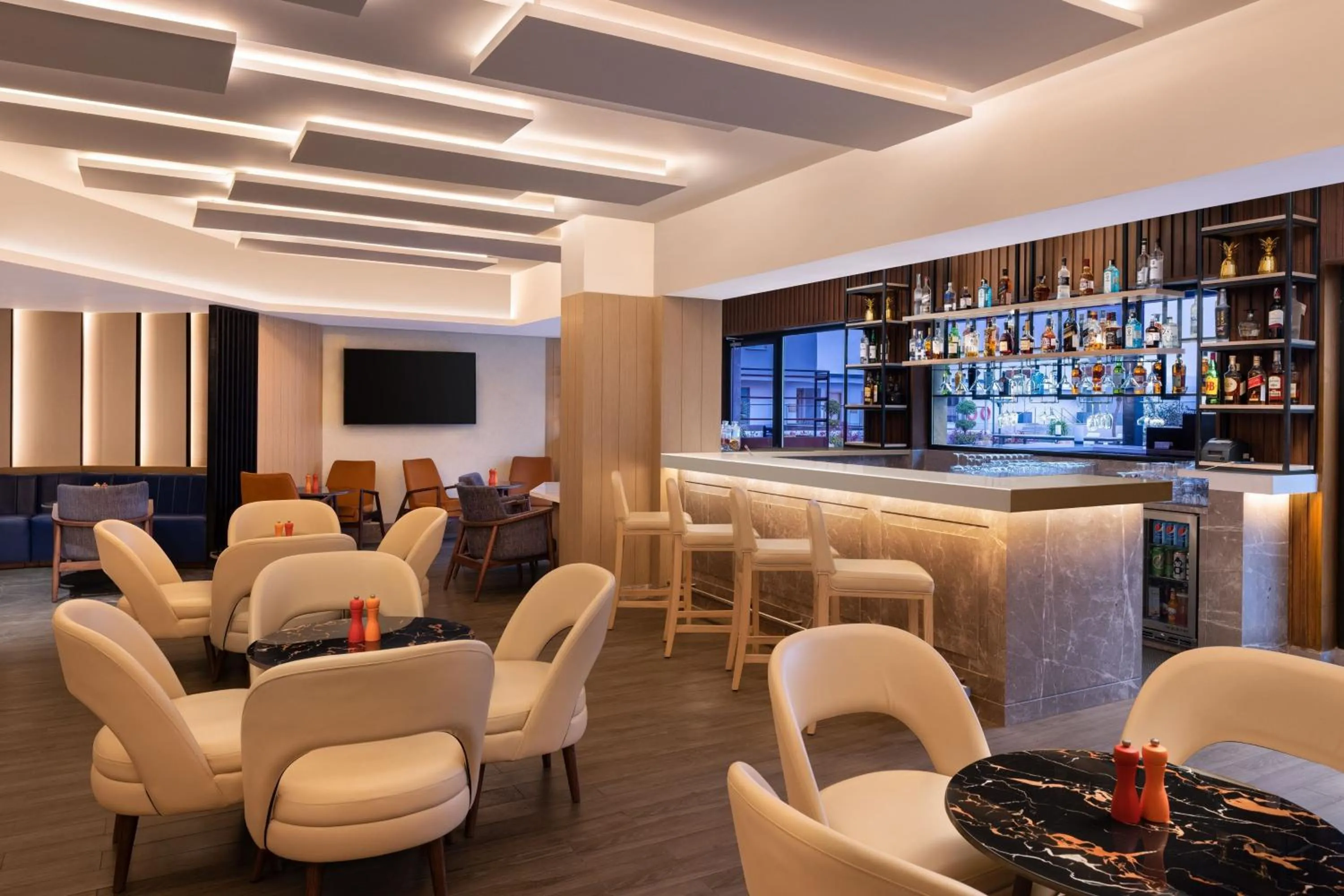 Restaurant/places to eat in Courtyard by Marriott Shillong