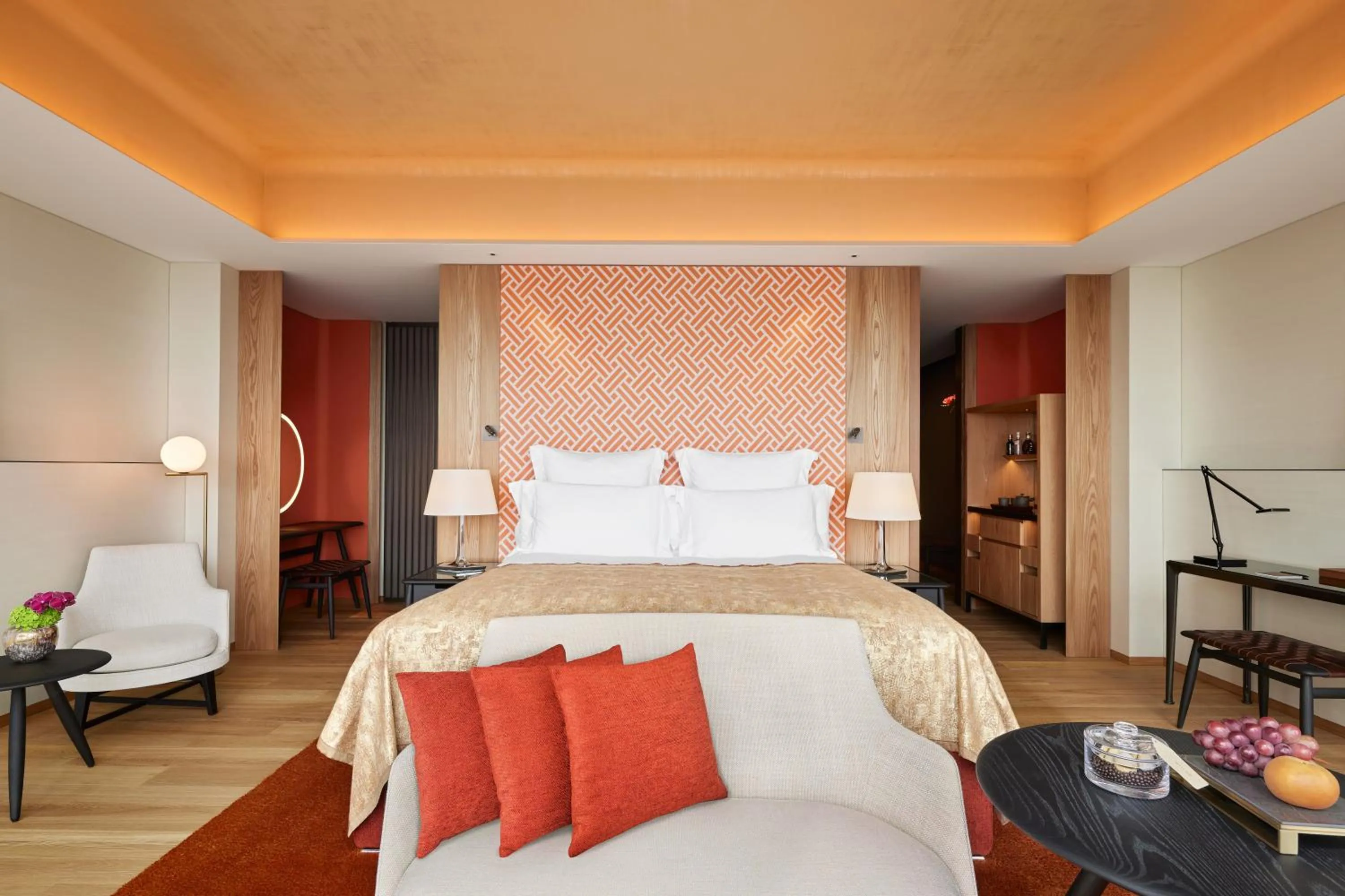 Photo of the whole room, Bed in Bvlgari Hotel Tokyo