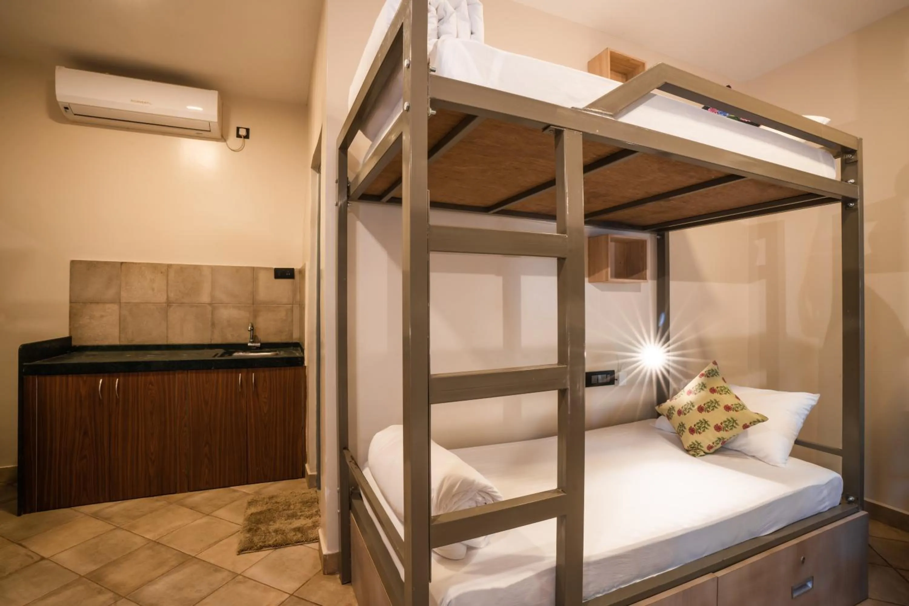 Bed in Zostel Goa, Morjim