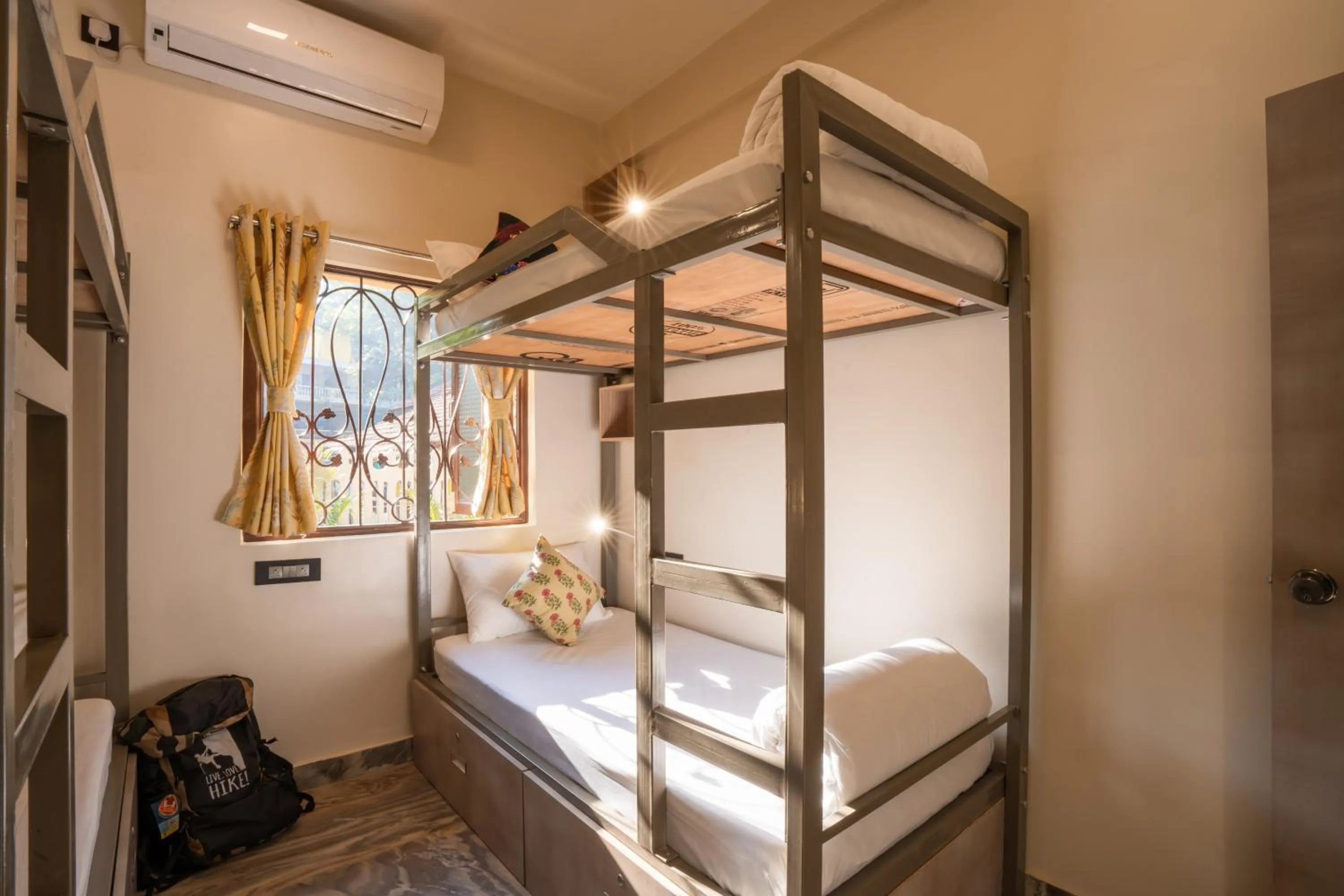 Bed in Zostel Goa, Morjim