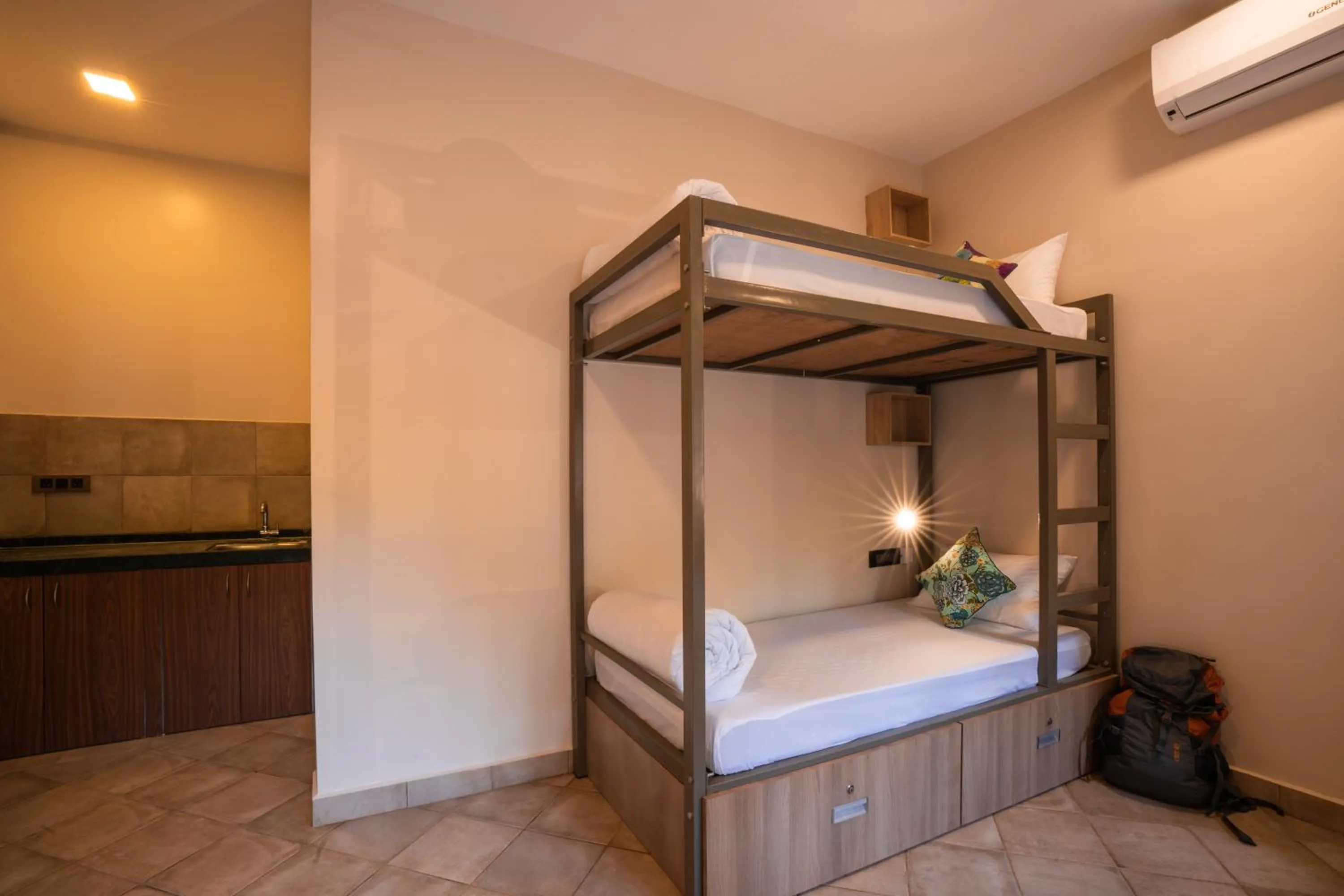 Photo of the whole room in Zostel Goa, Morjim