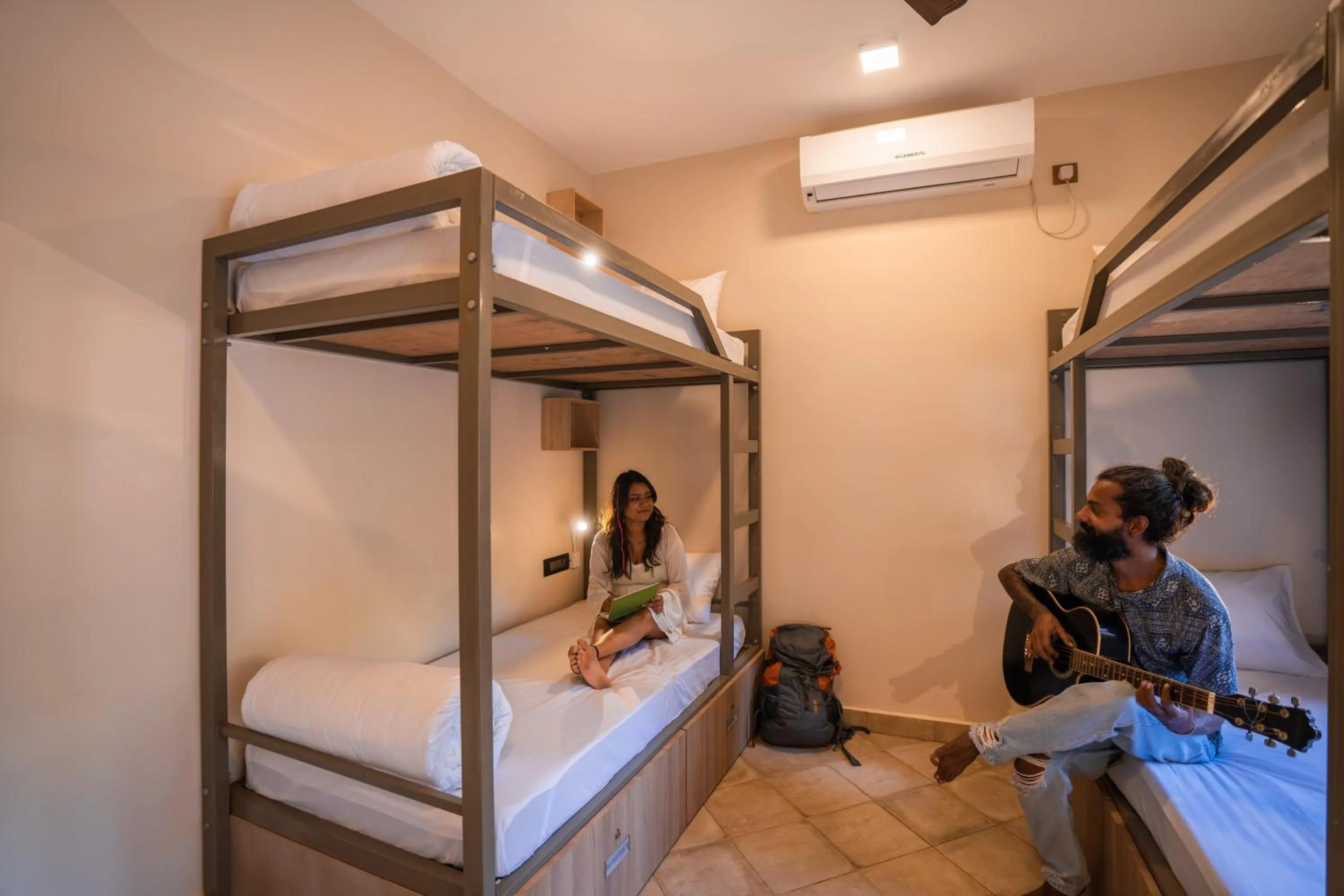 Bed in Zostel Goa, Morjim