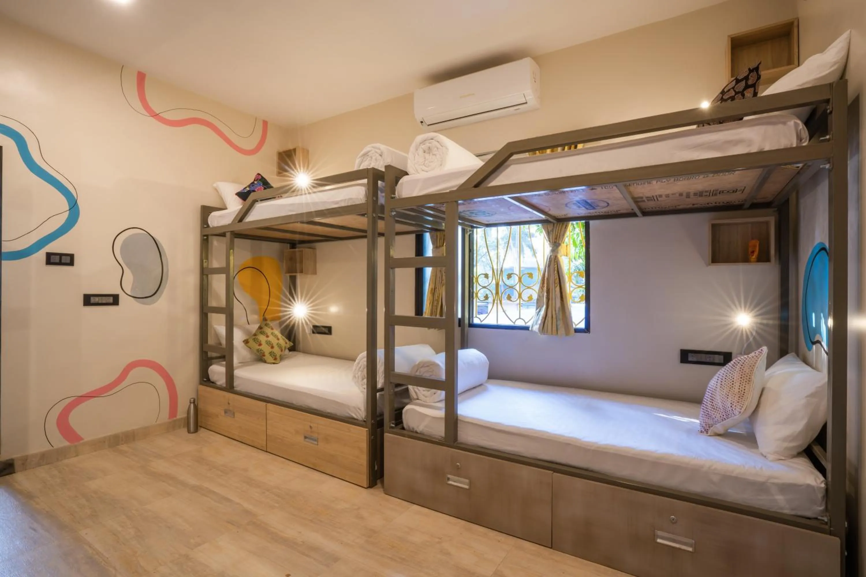 Photo of the whole room, Bed in Zostel Goa, Morjim