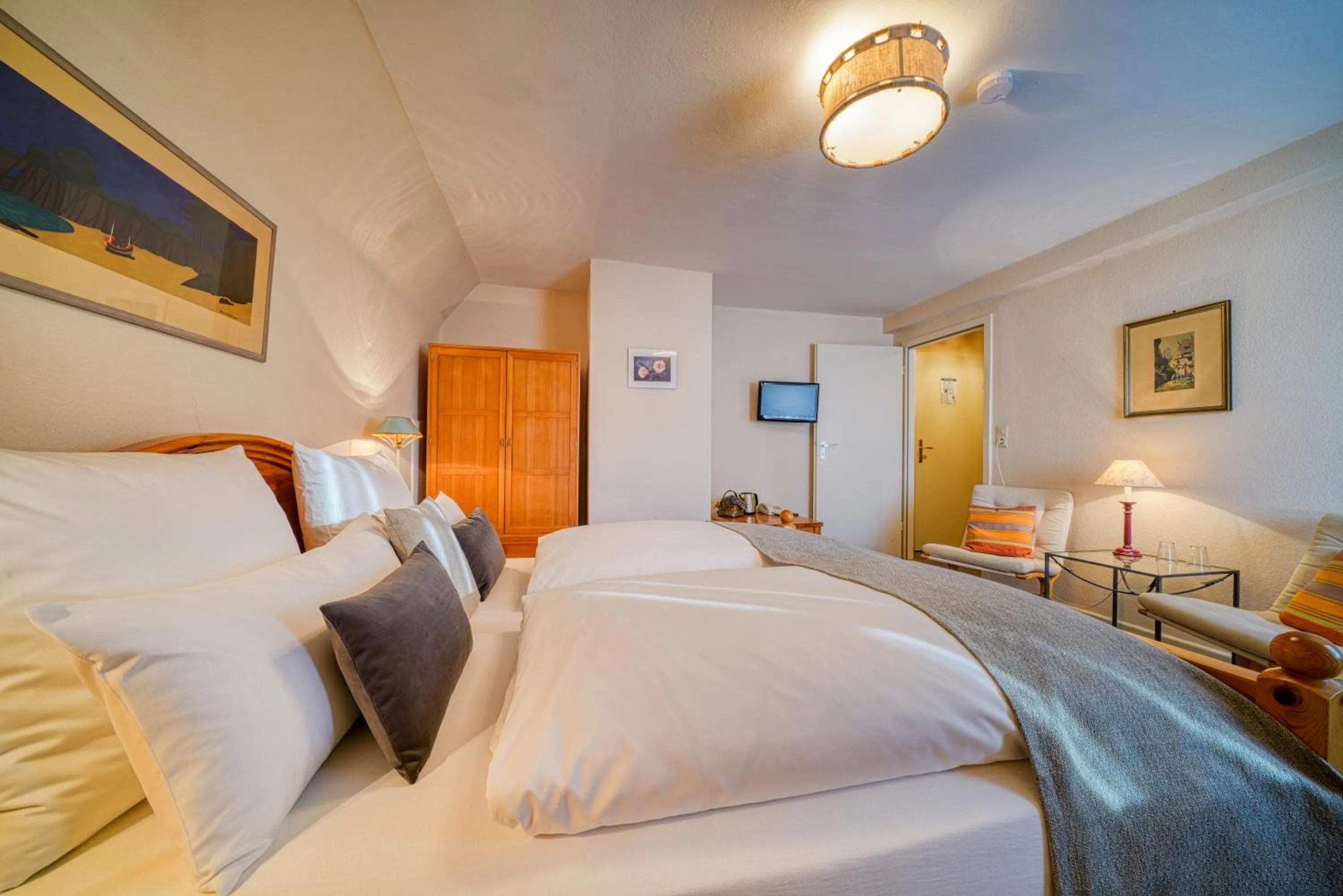 Photo of the whole room, Bed in Hotel Zur Eule