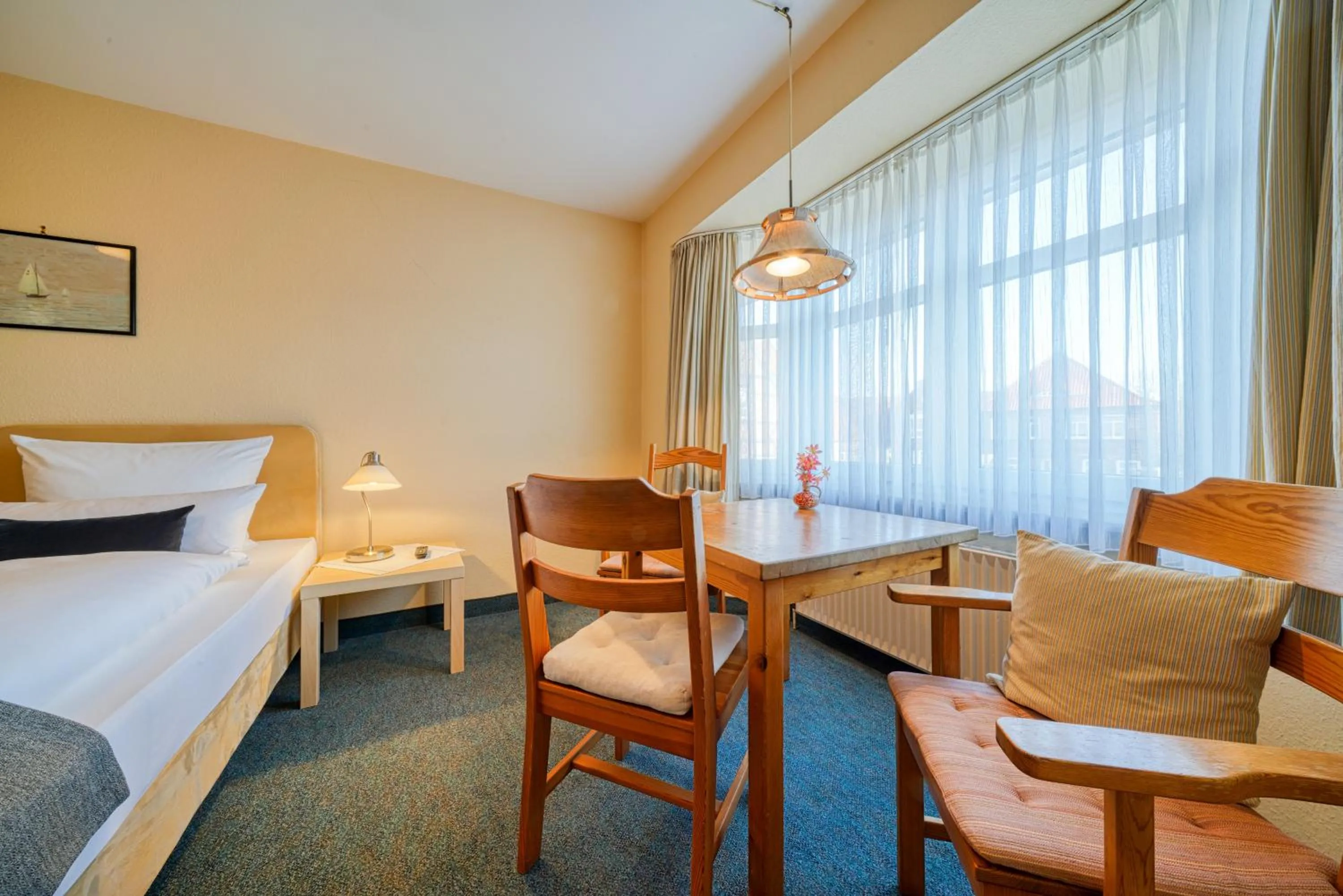 Photo of the whole room, Bed in Hotel Zur Eule