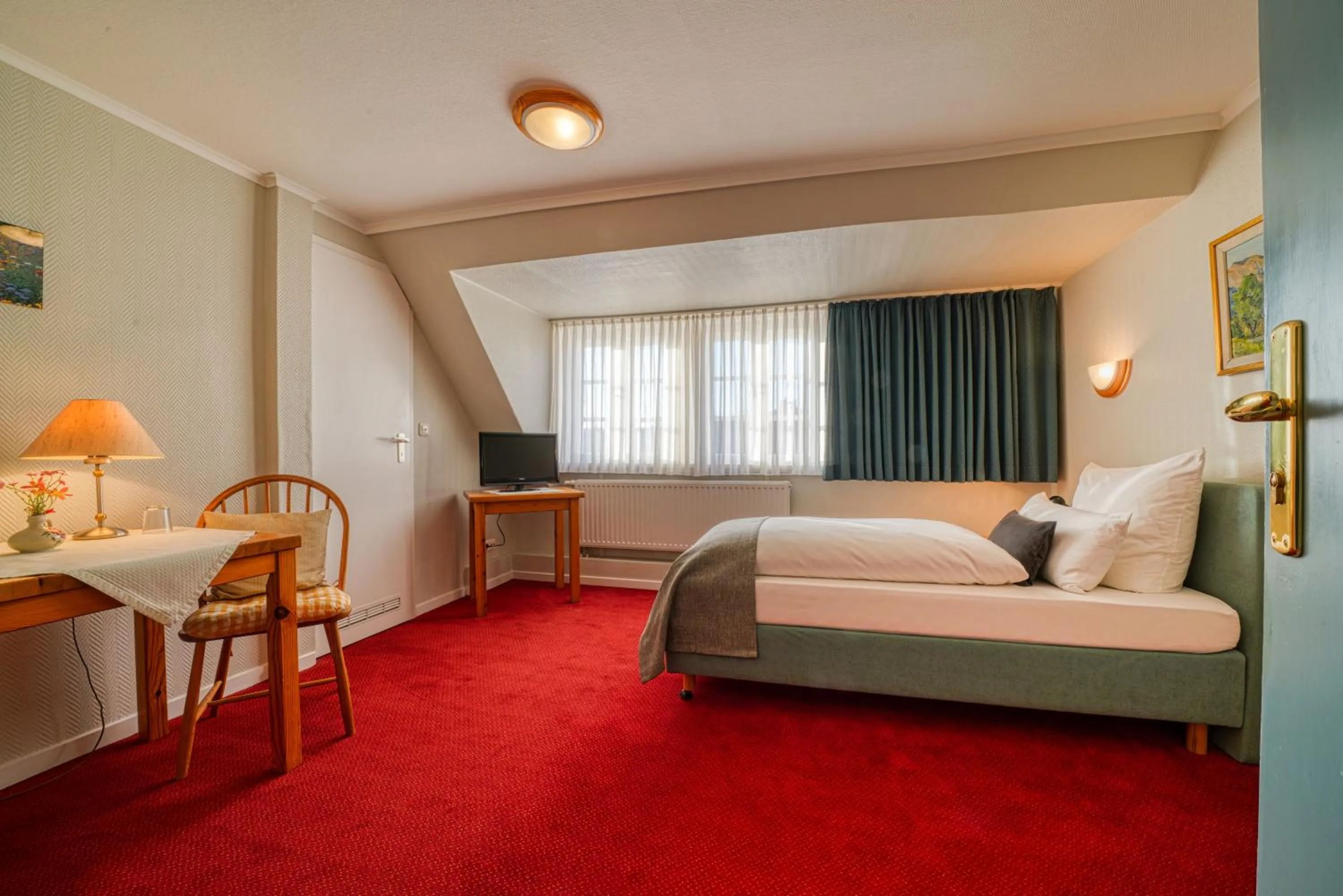 Photo of the whole room, Bed in Hotel Zur Eule