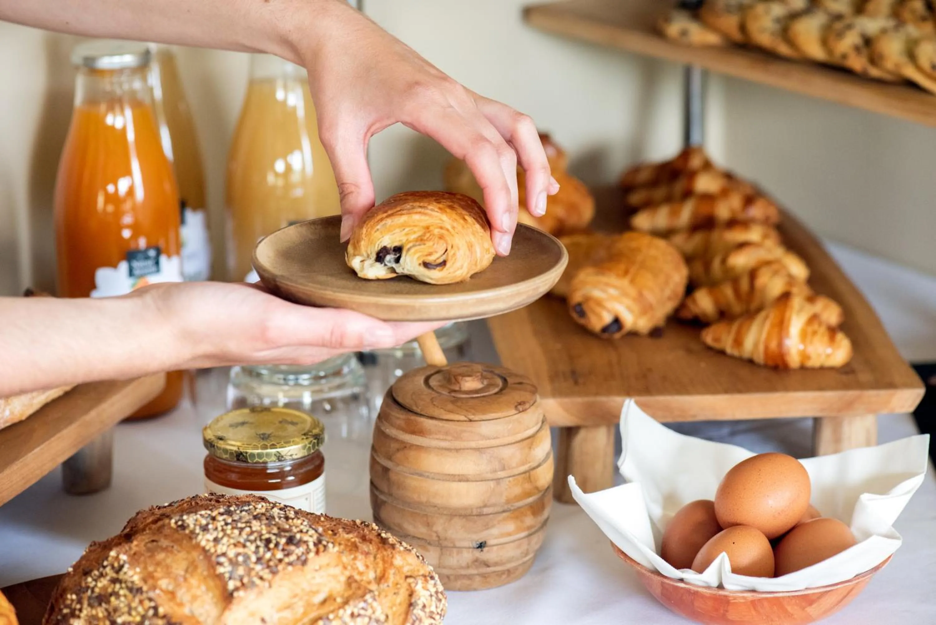 Breakfast in Soko Hotels-Pont du Gard