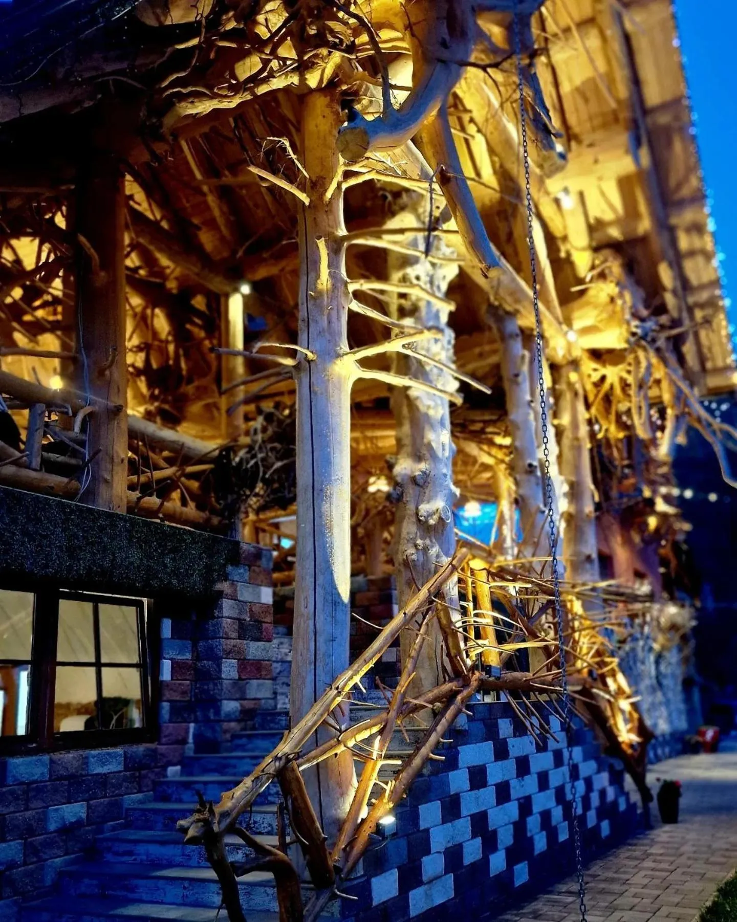 Night in Conacul Radacinilor