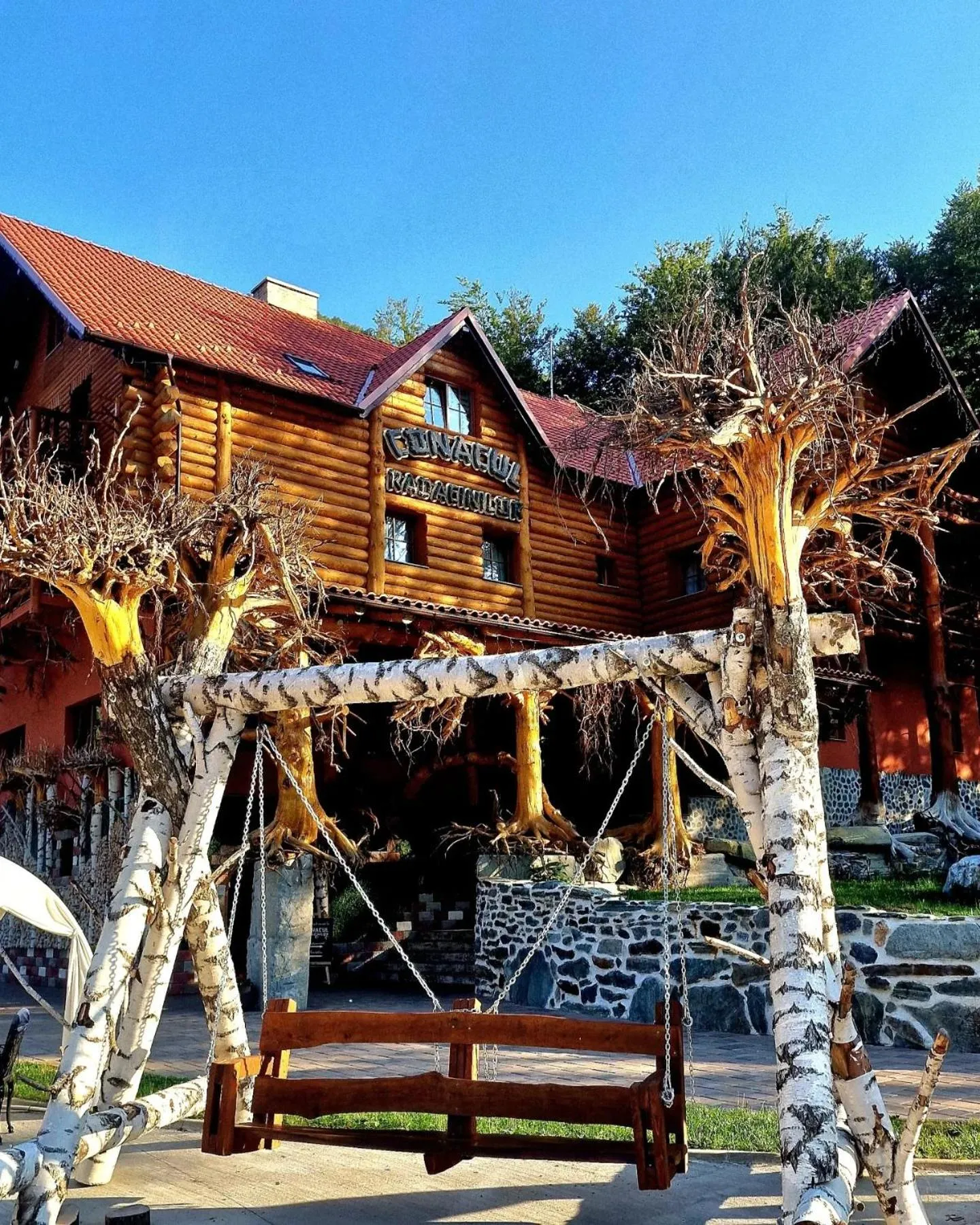 Property building in Conacul Radacinilor