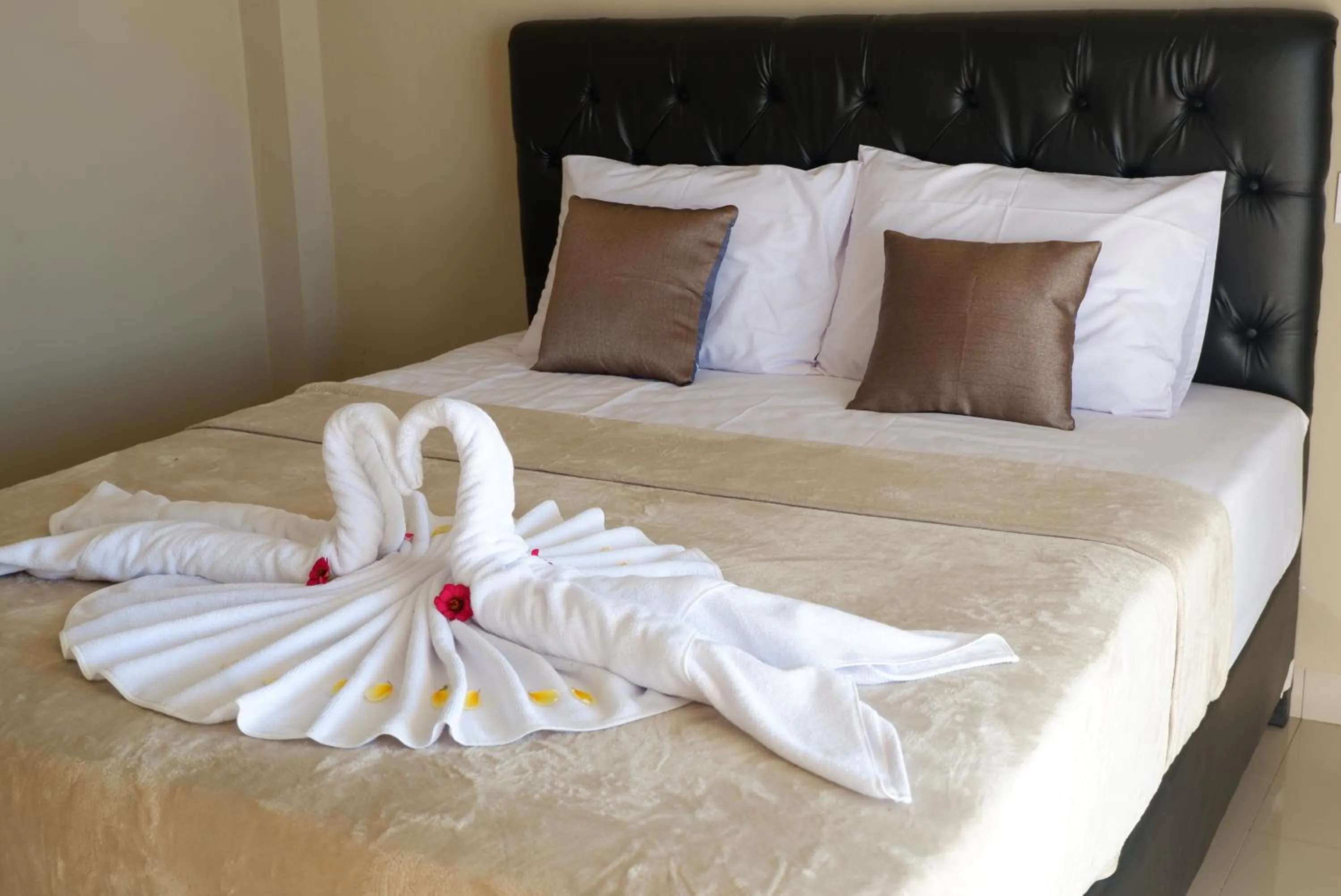 Bed in Gunza Bed and Breakfast