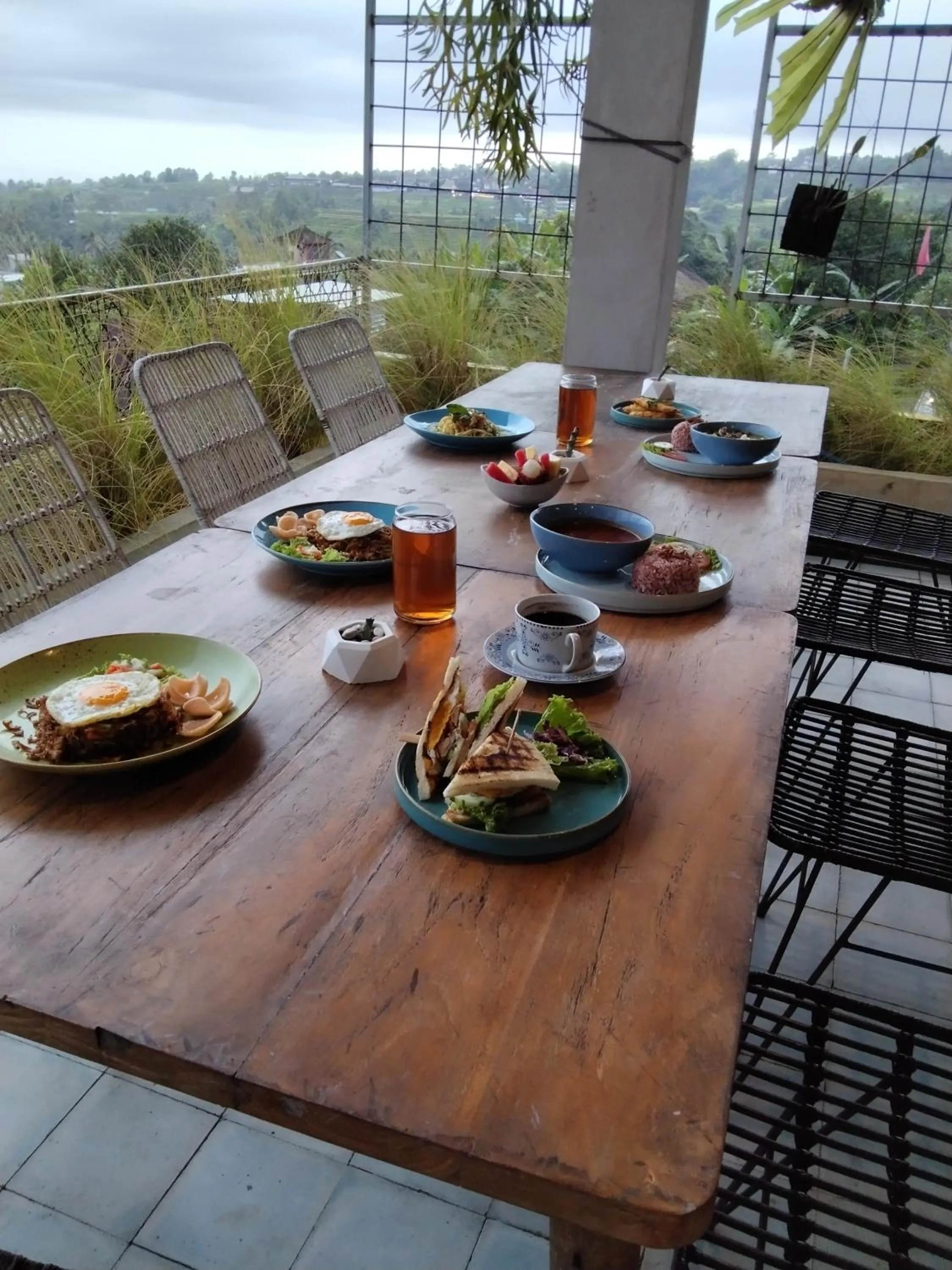 Restaurant/places to eat in Gunza Bed and Breakfast