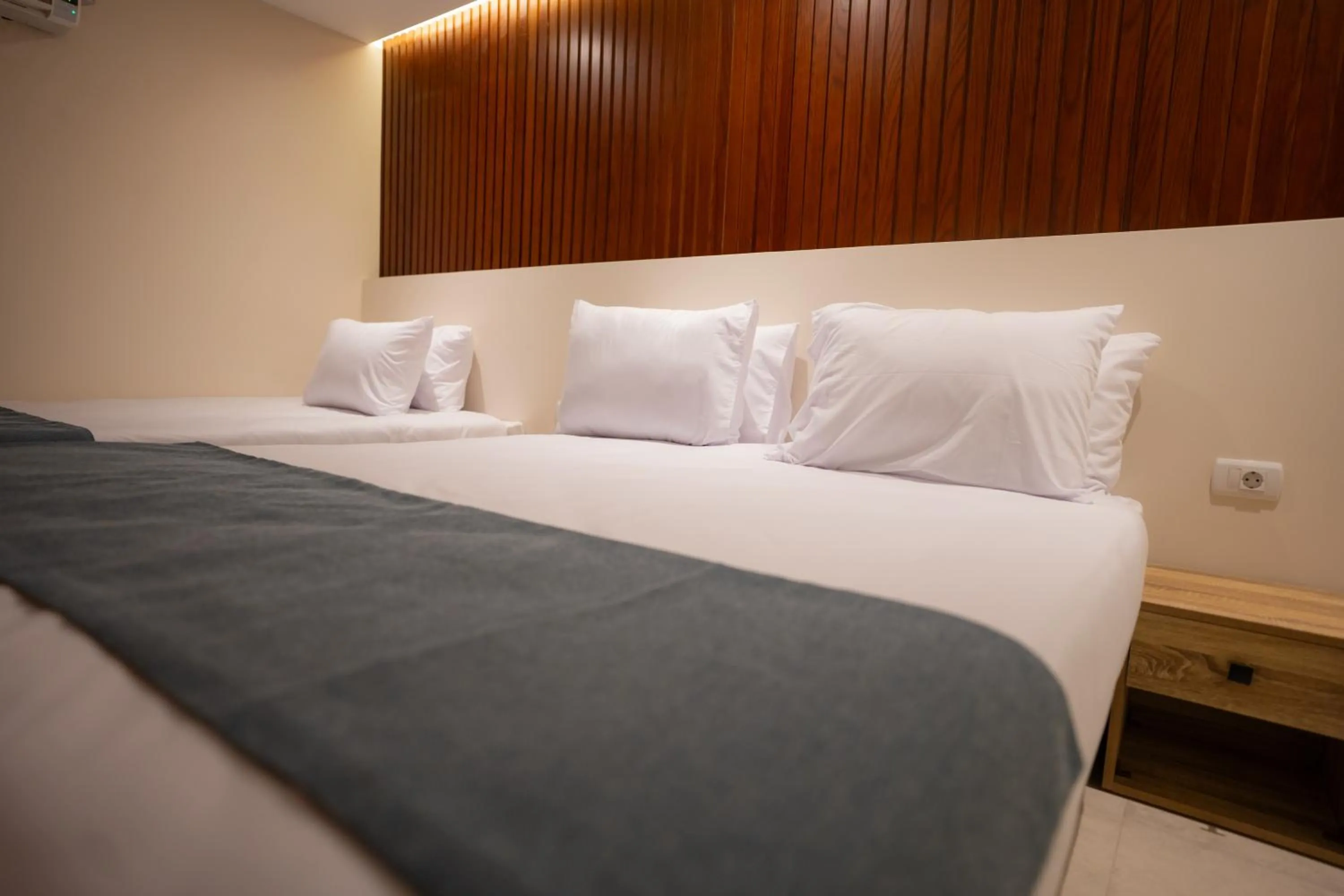 Family, Bed in Pyramid Front Hotel