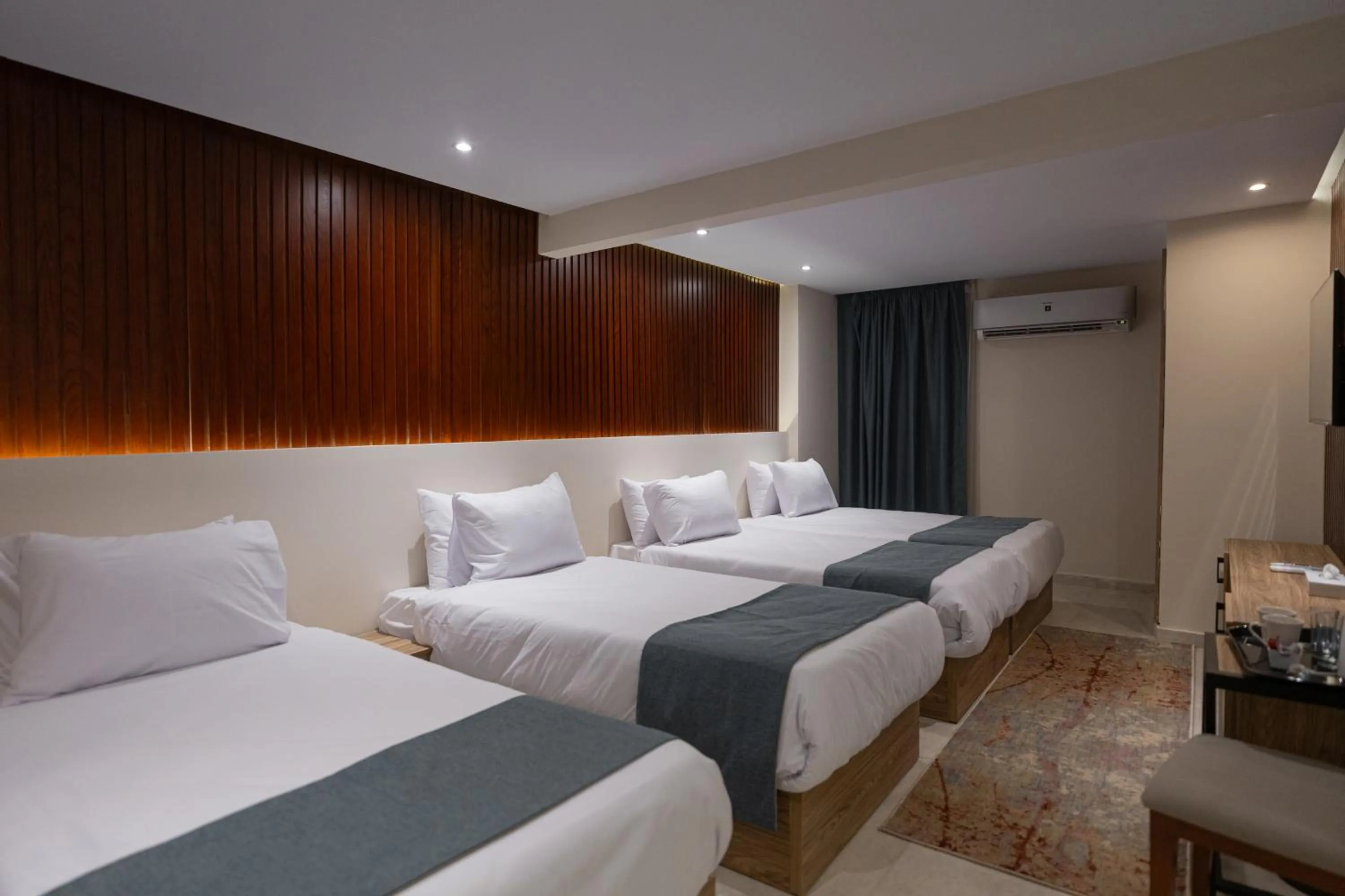 Photo of the whole room, Bed in Pyramid Front Hotel