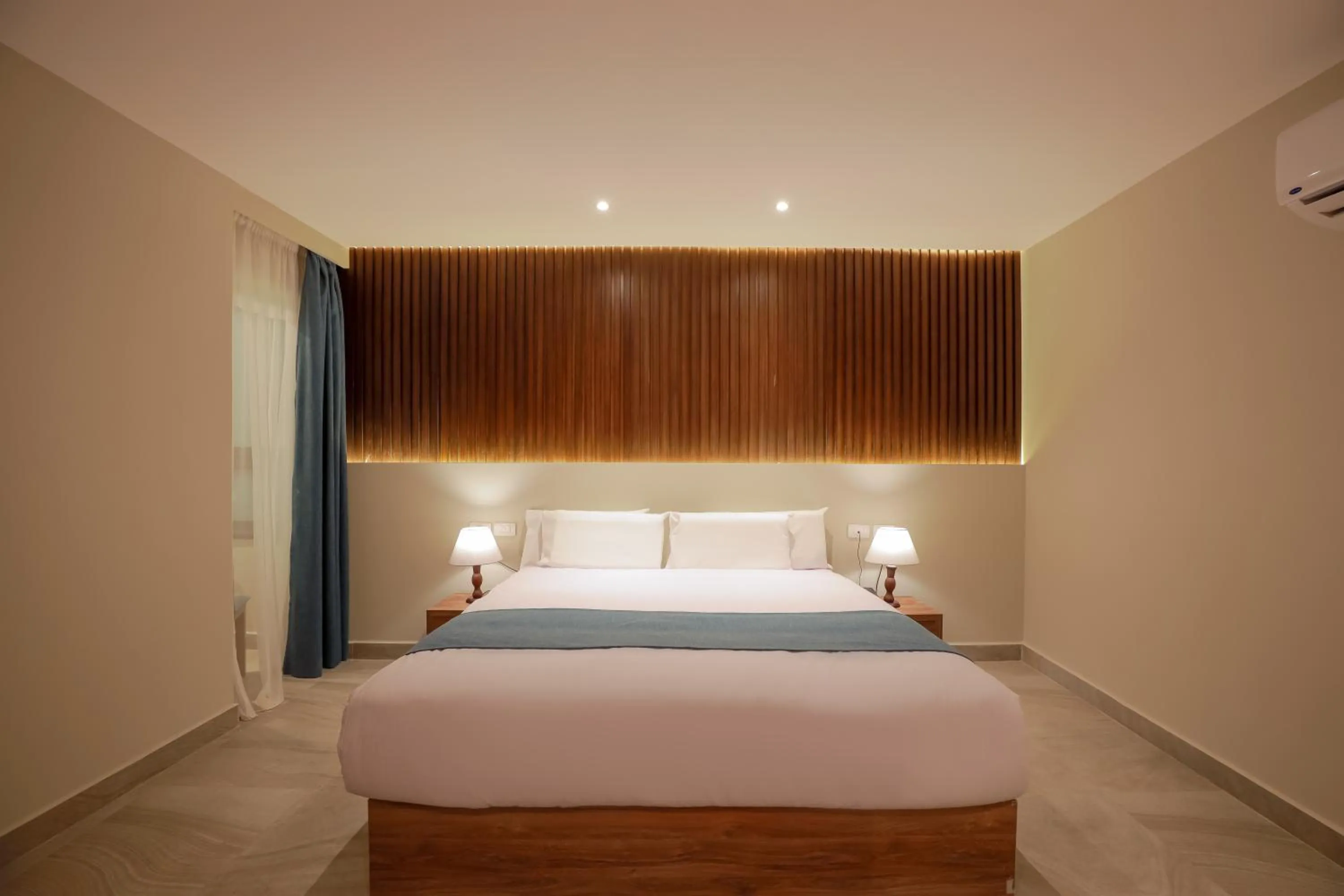 Bed in Pyramid Front Hotel