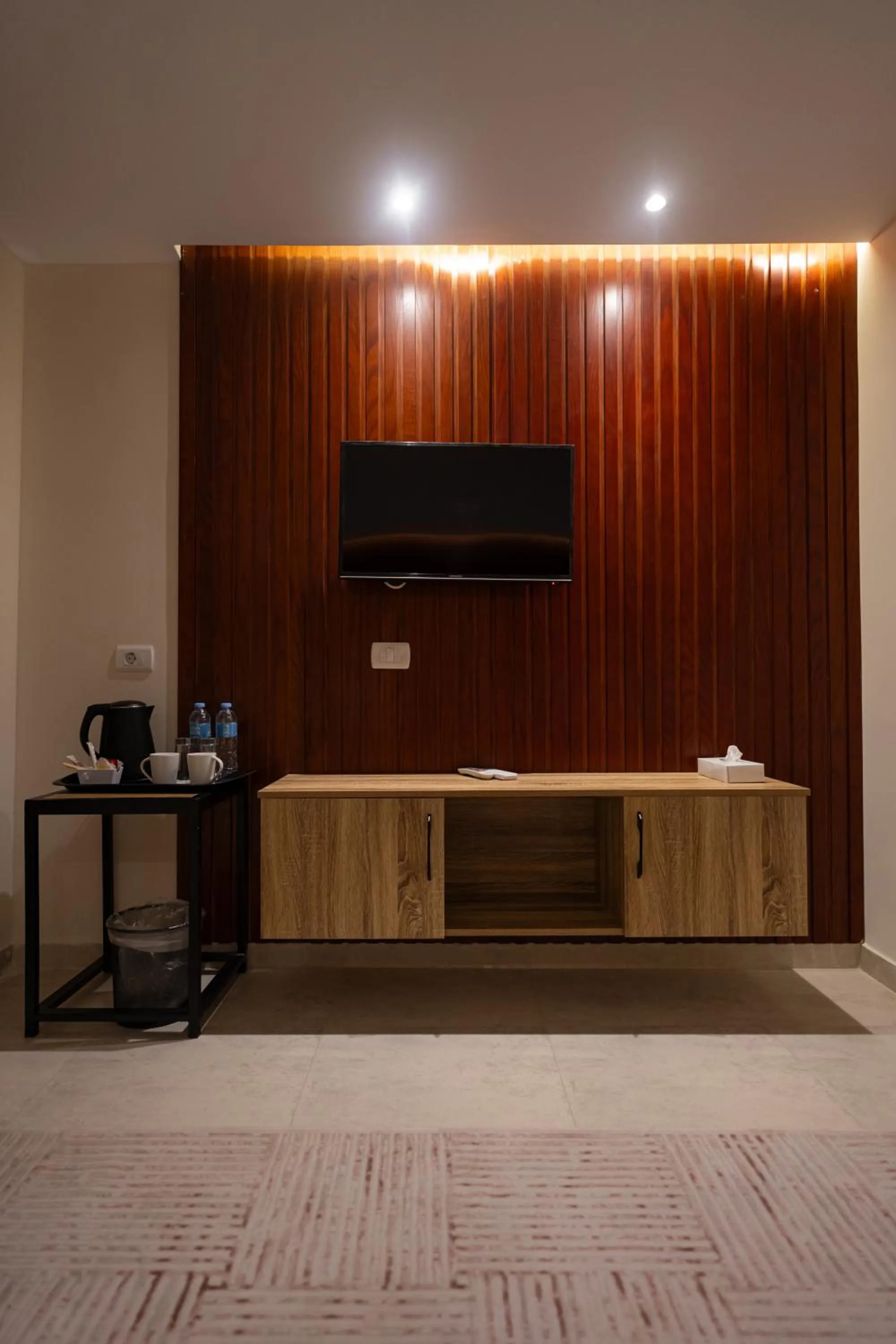 Coffee/tea facilities in Pyramid Front Hotel