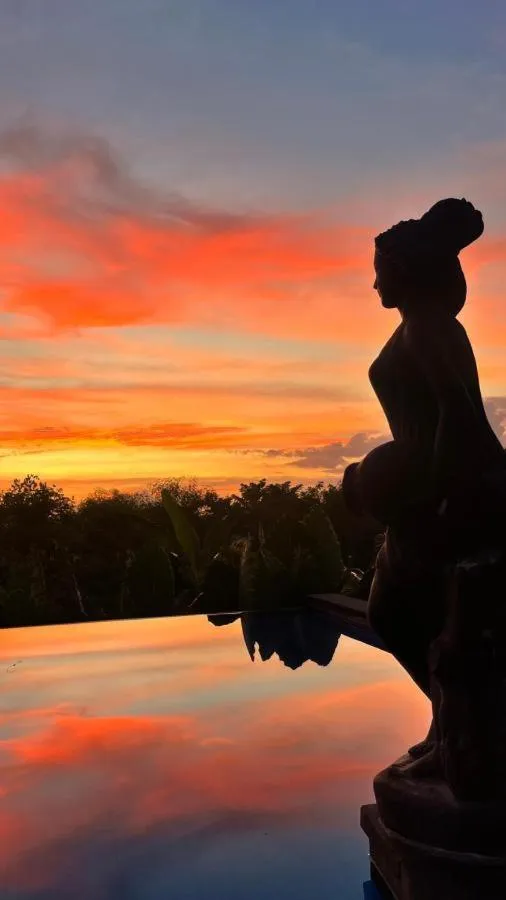 Sunset Hill Lembongan