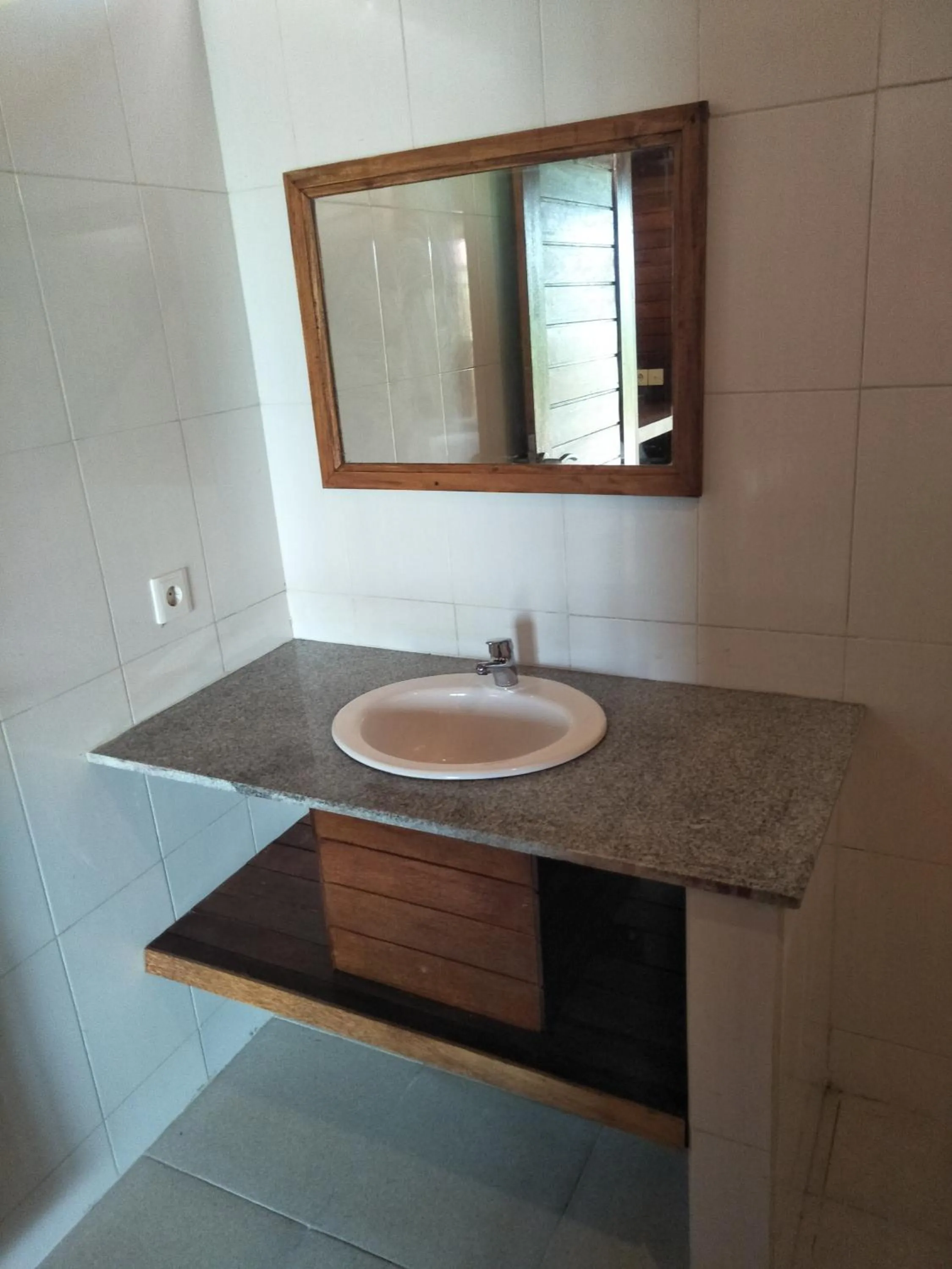 Bathroom in Sunset Hill Lembongan