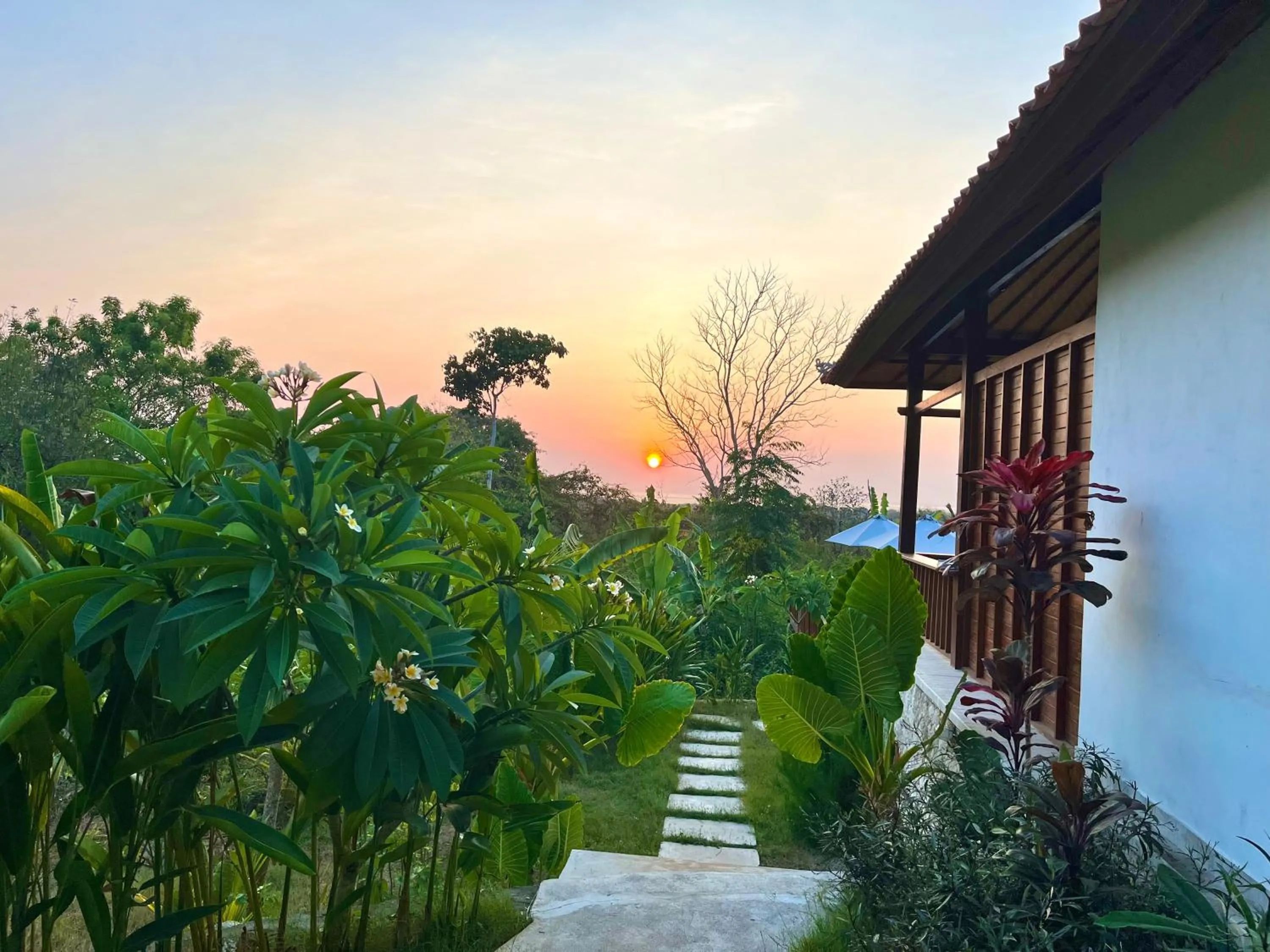 Sunset Hill Lembongan