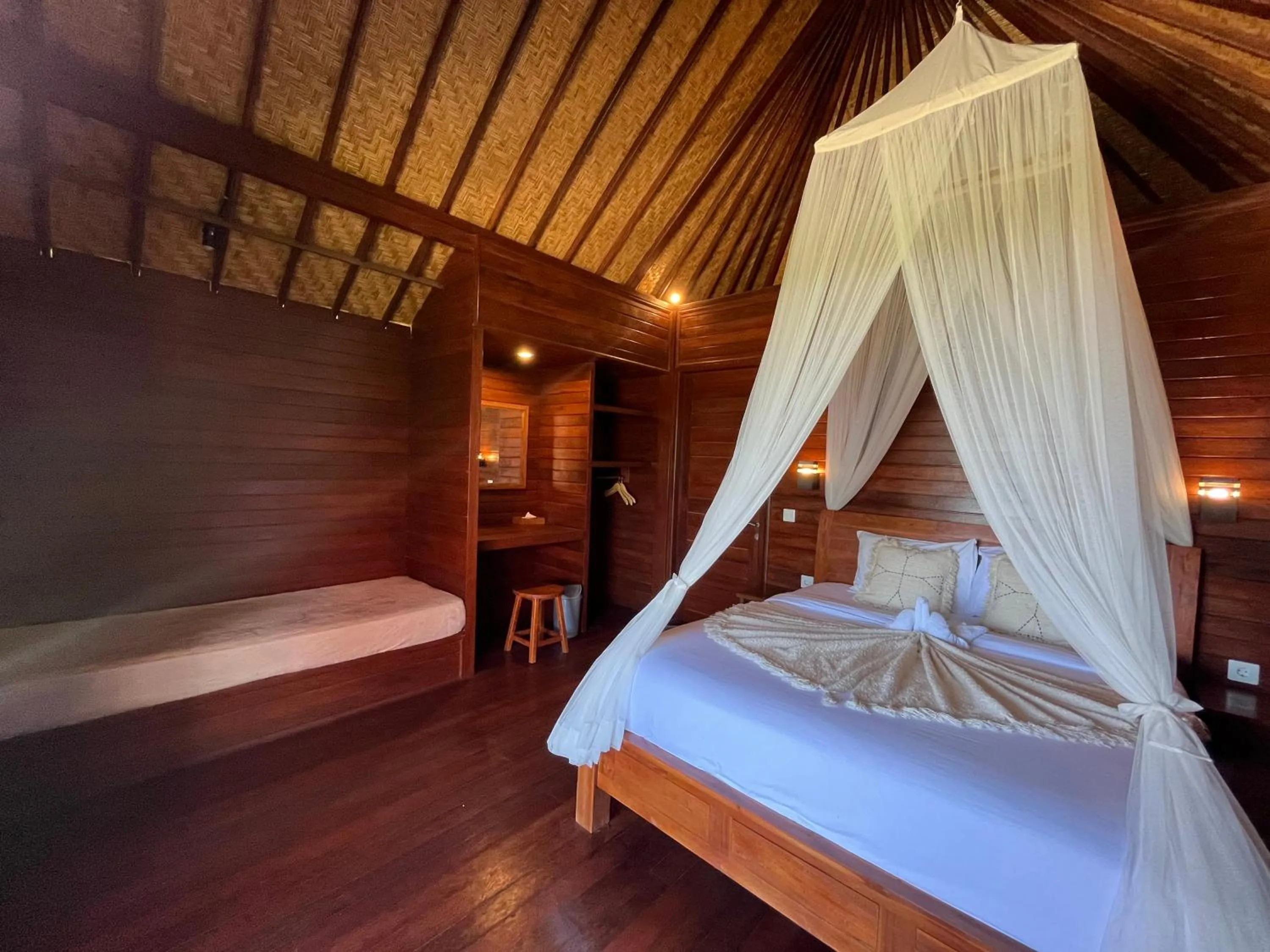 Bed in Sunset Hill Lembongan