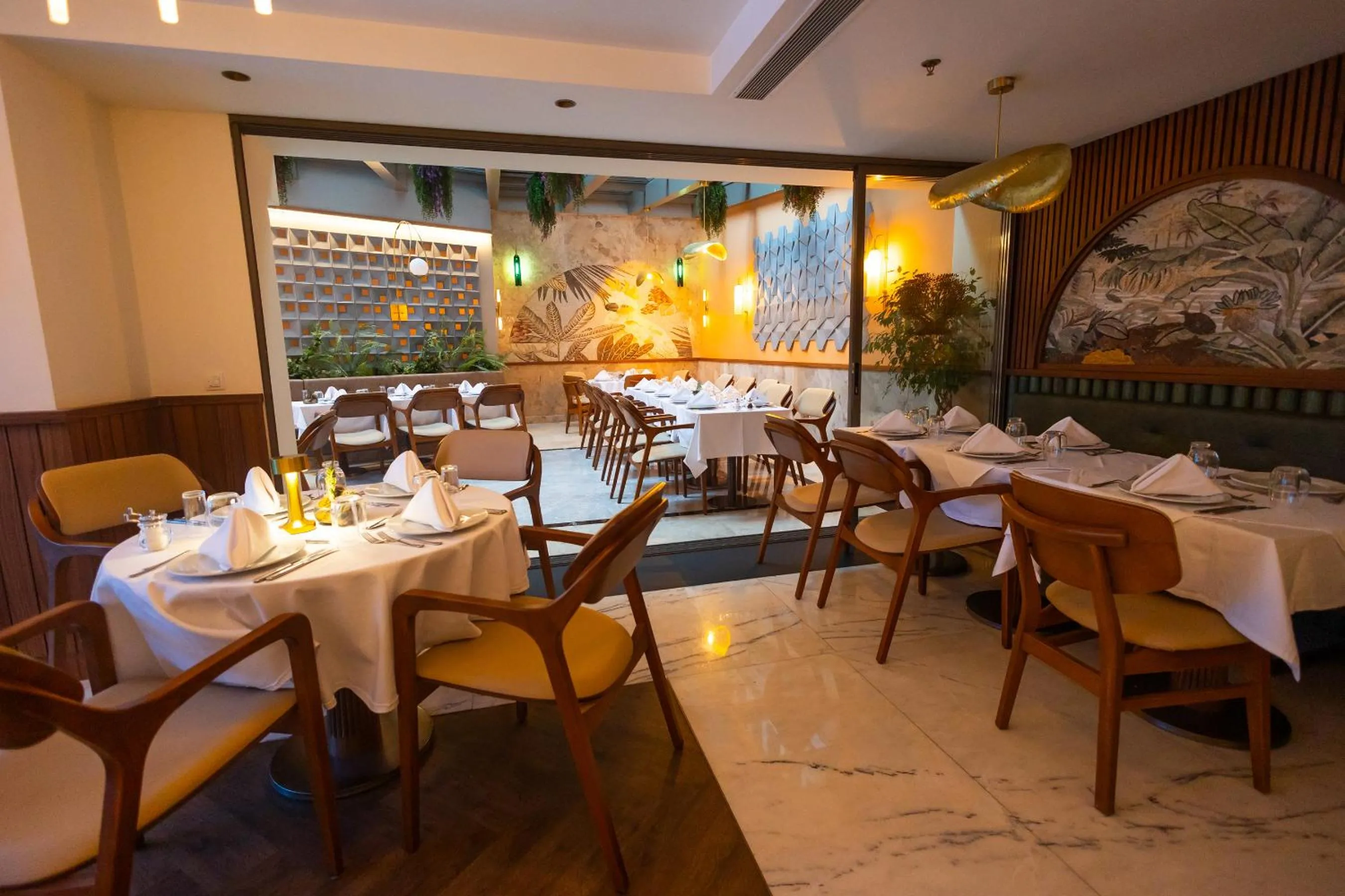 Restaurant/places to eat in Kate Hotel Special Class & SPA