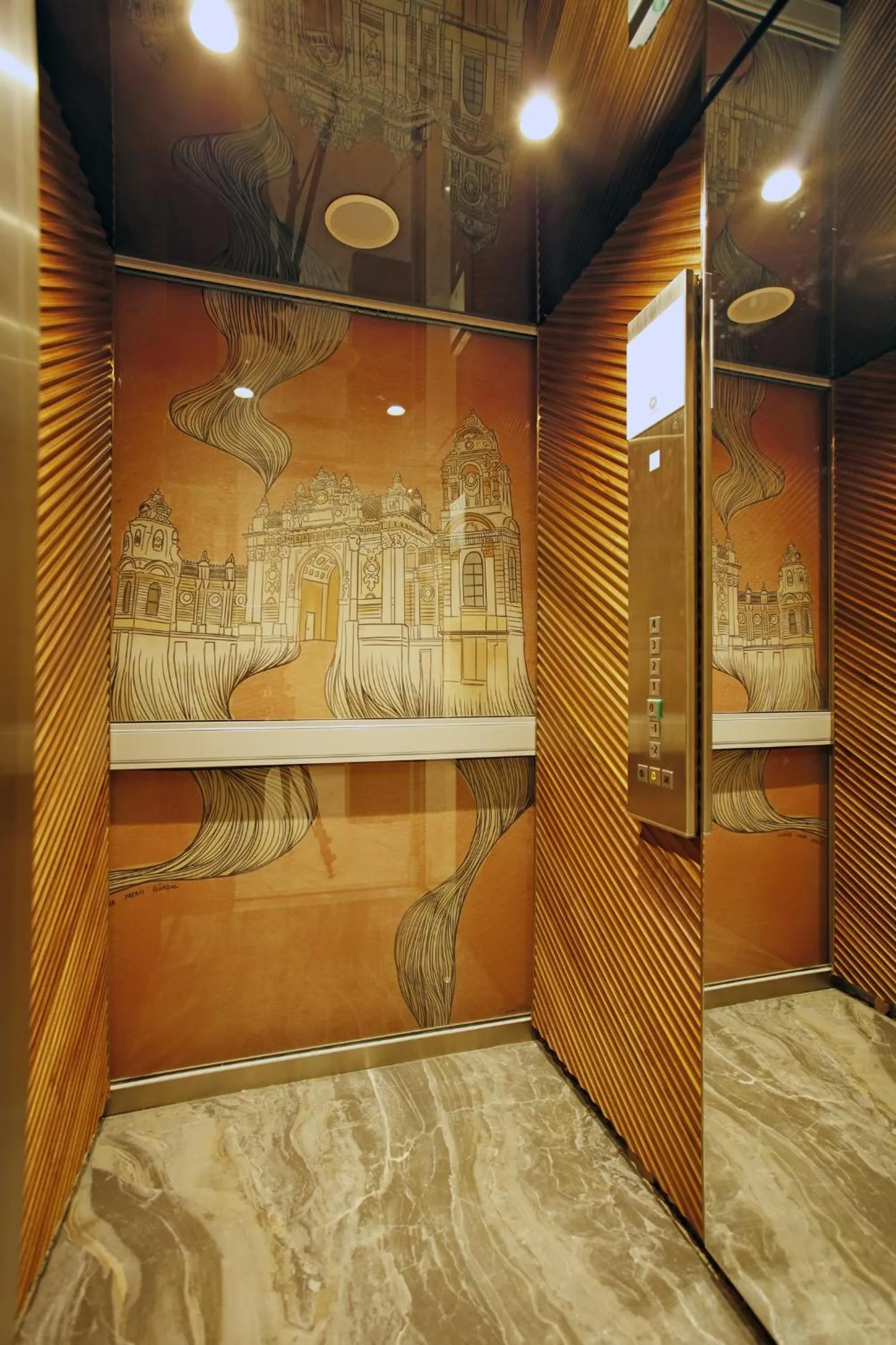 elevator in Kate Hotel Special Class & SPA