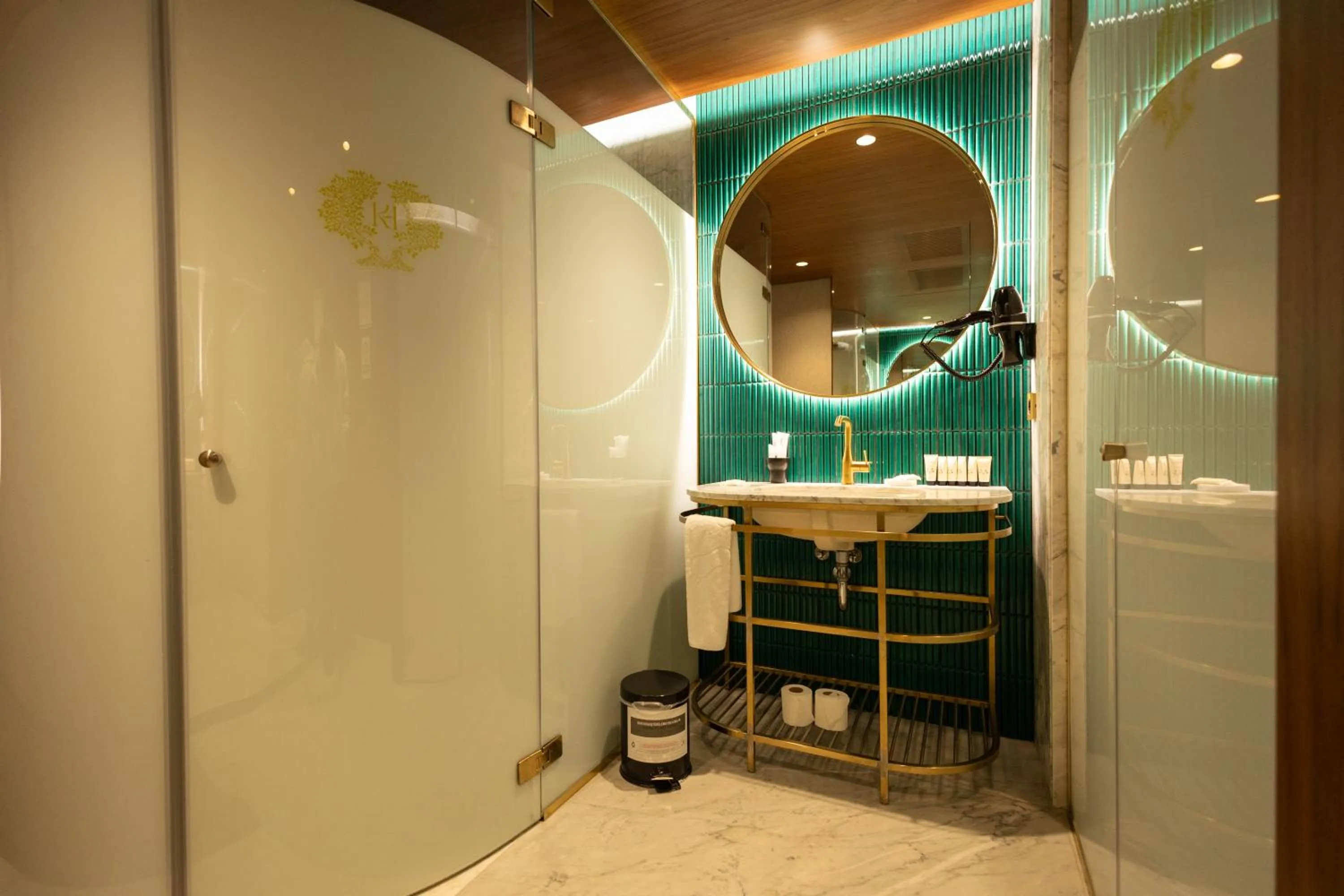 Shower in Kate Hotel Special Class & SPA