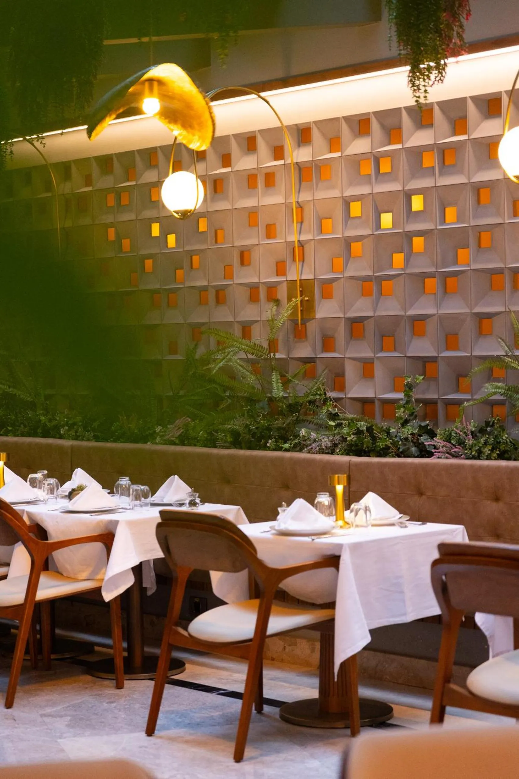 Restaurant/places to eat in Kate Hotel Special Class & SPA