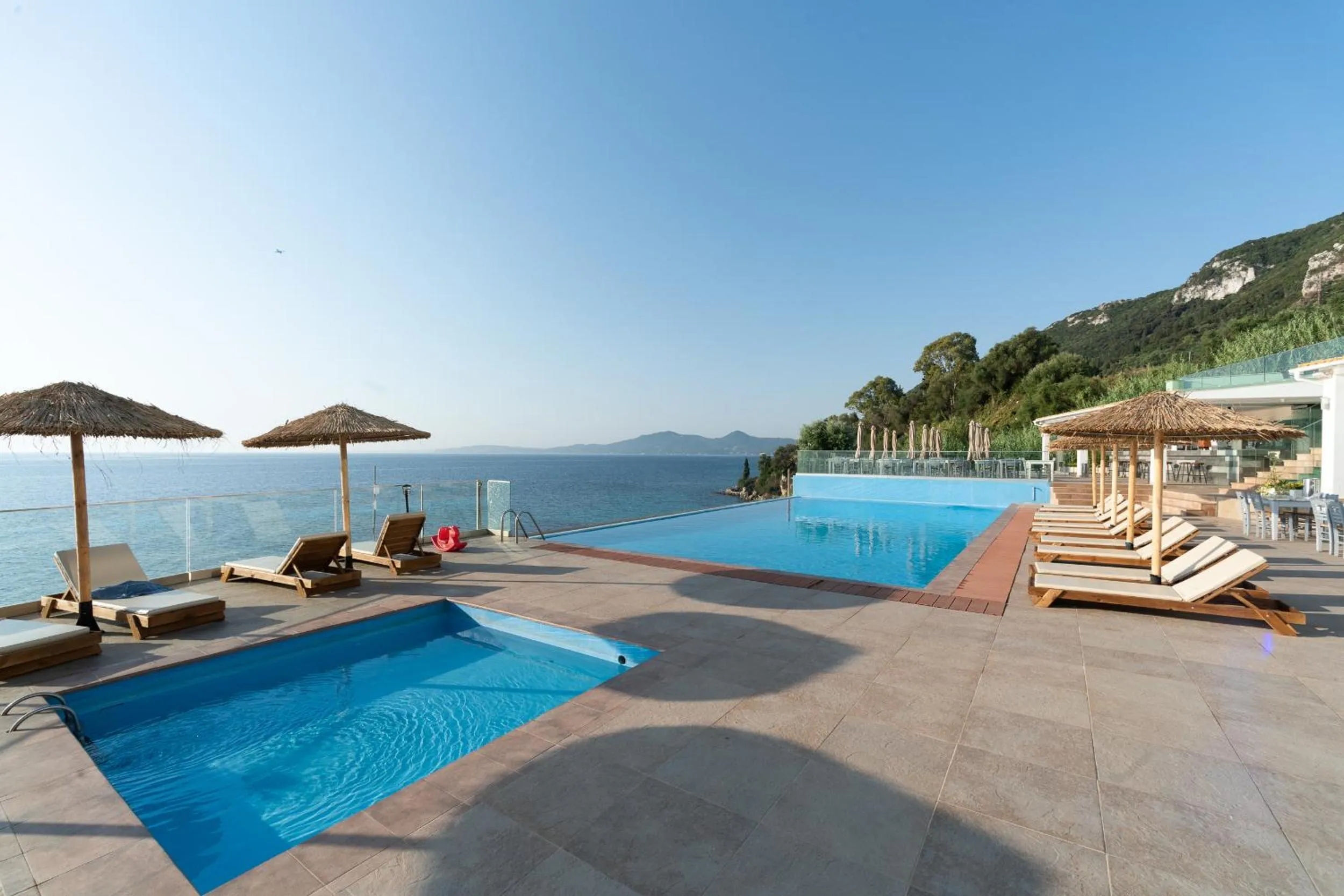 Pool view in Alyssium