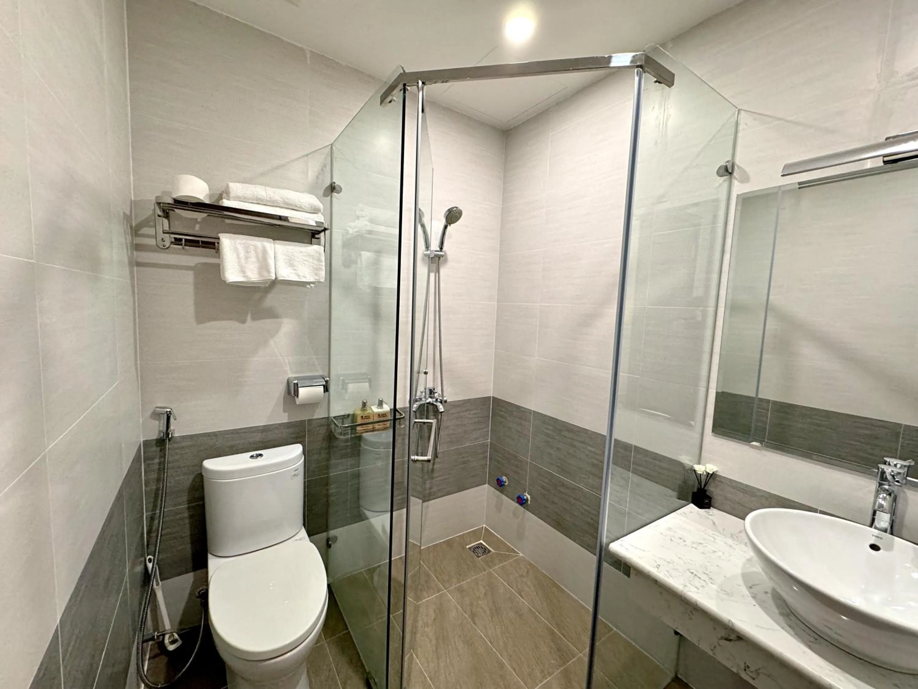 Au79 Hotel & Apartment