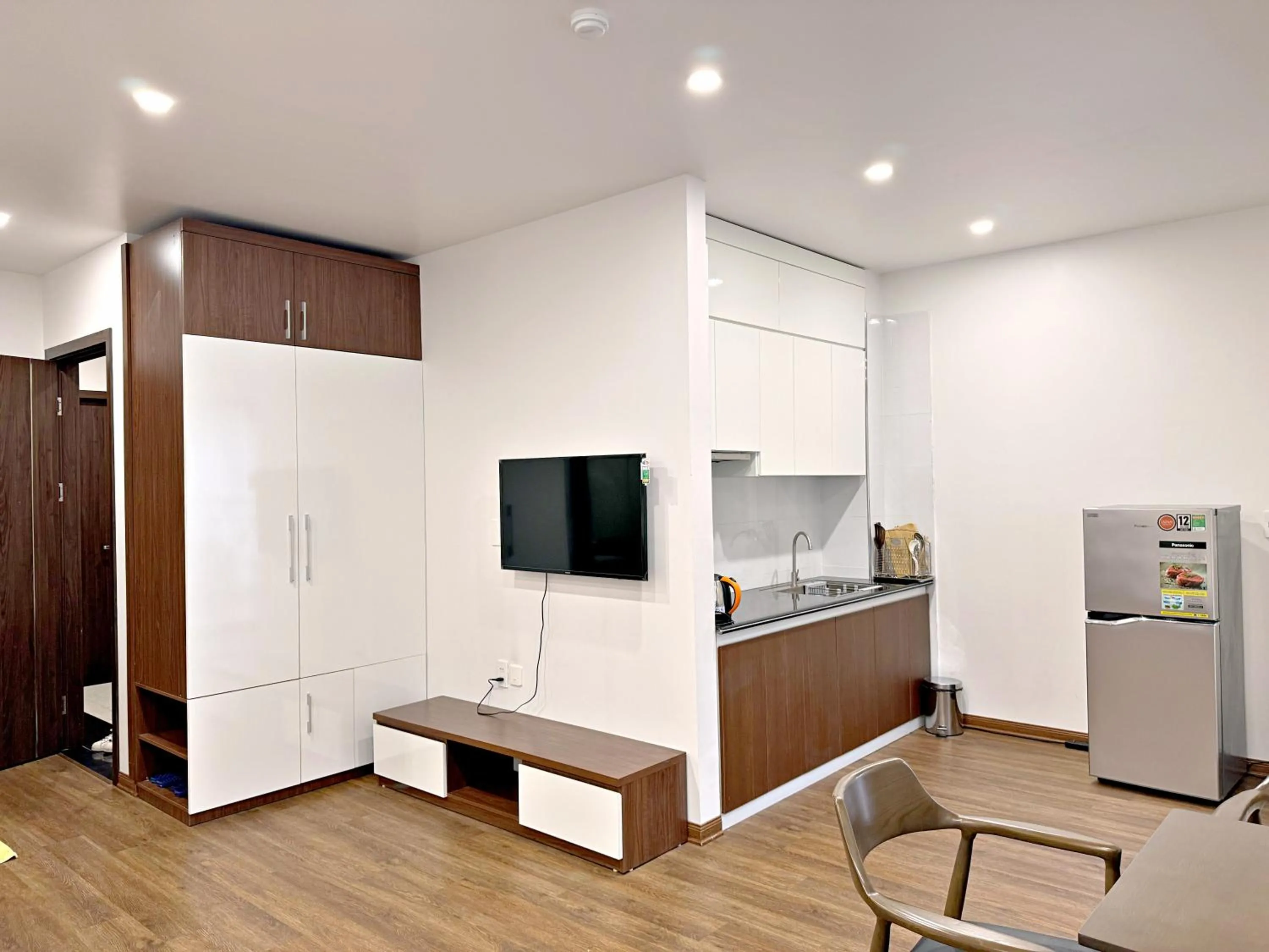 Au79 Hotel & Apartment