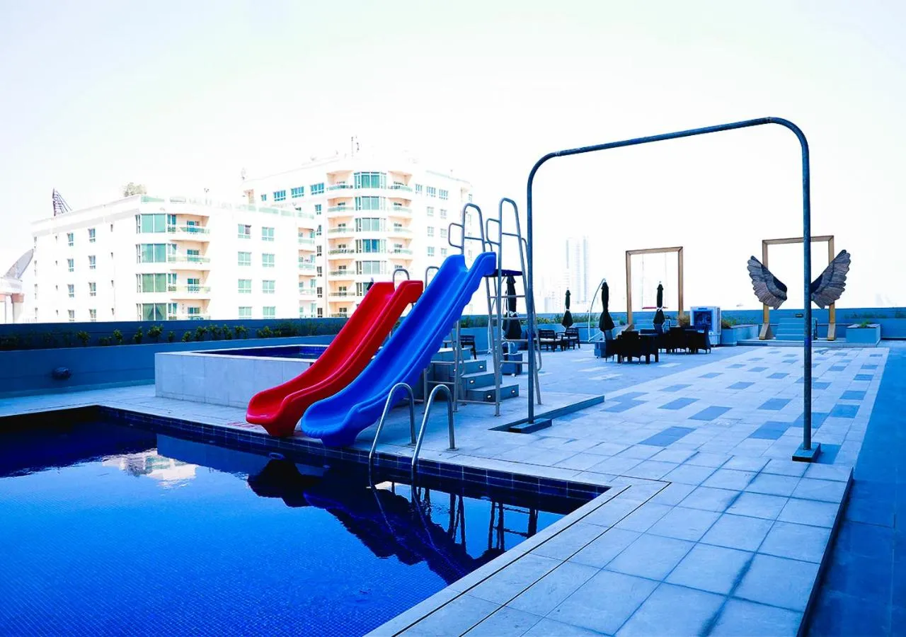 Swimming pool in Farhan Tower