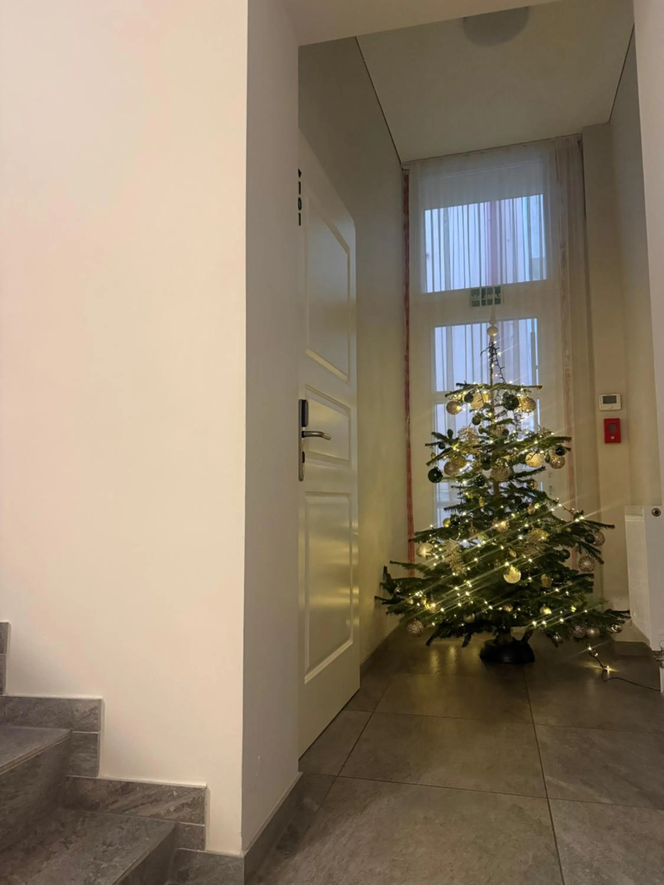 Decorative detail in GRAND CROWN