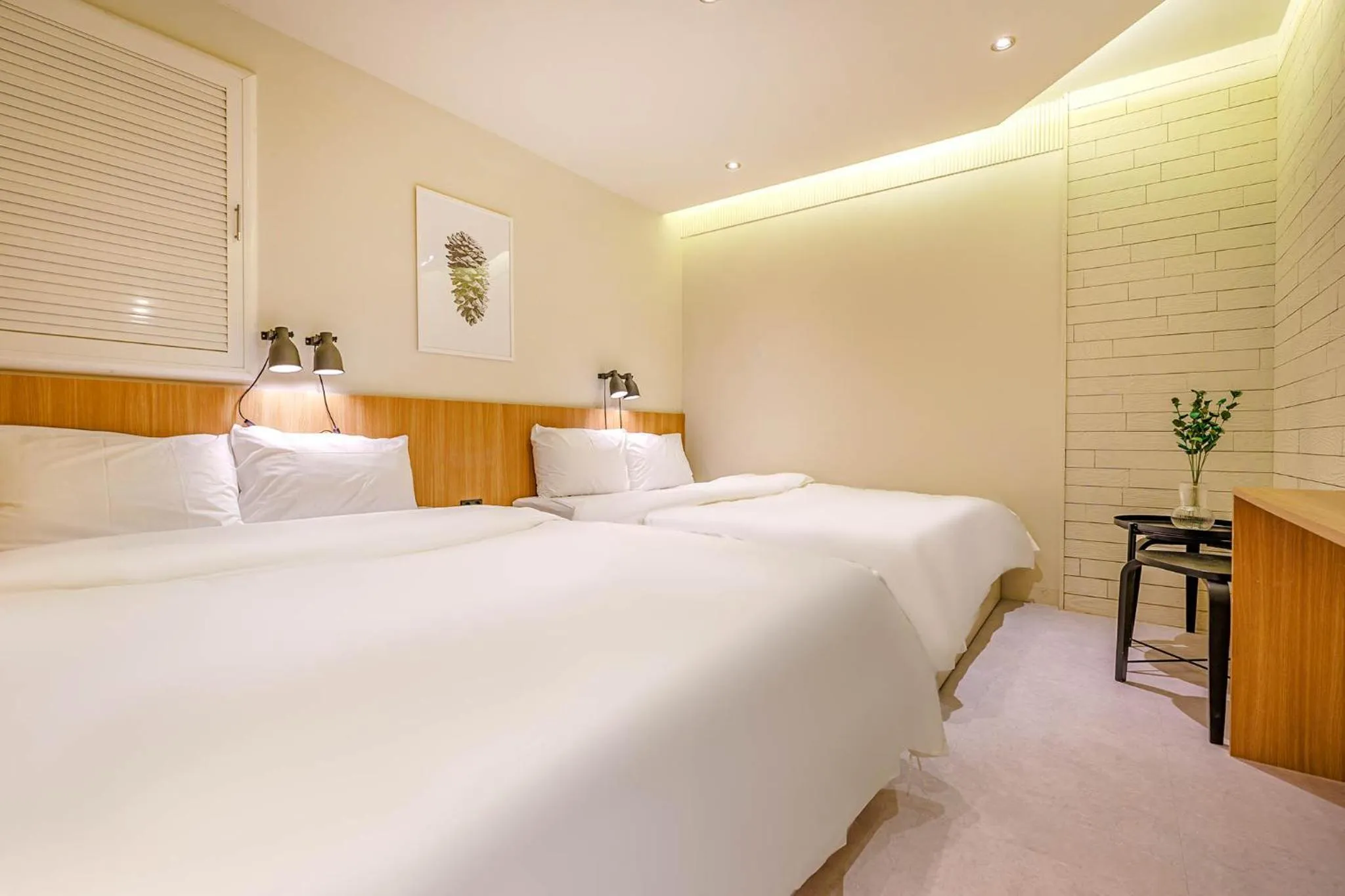 Bed in Hotel Less Seoul