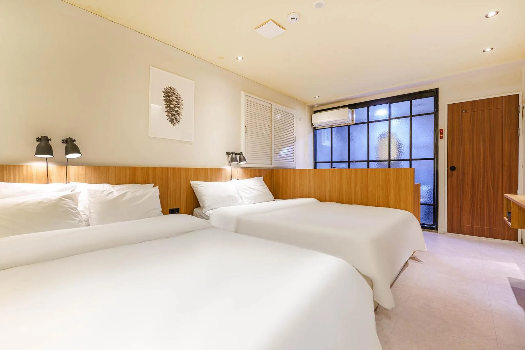 Bedroom, Bed in Hotel Less Seoul