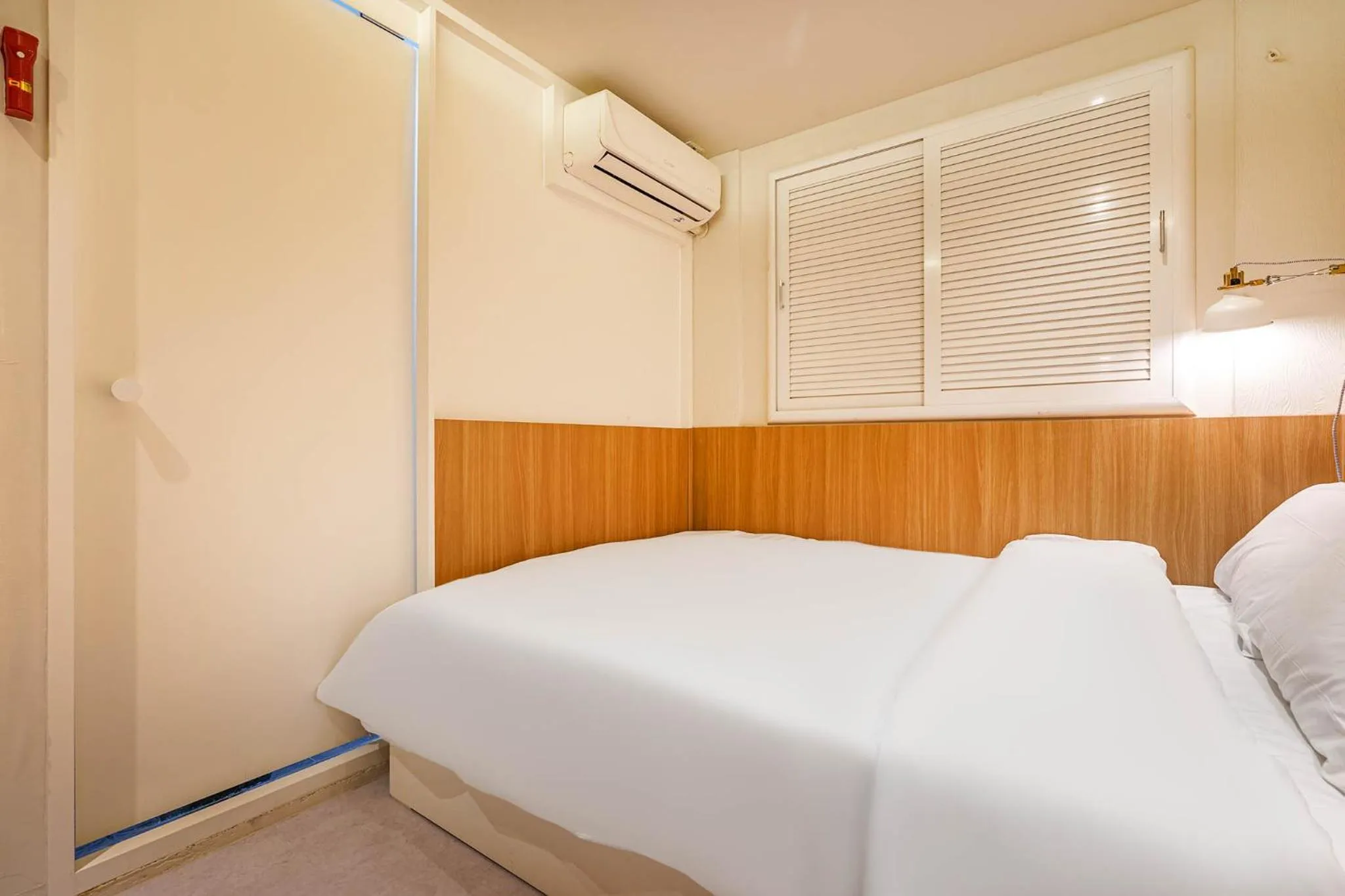 Bed in Hotel Less Seoul